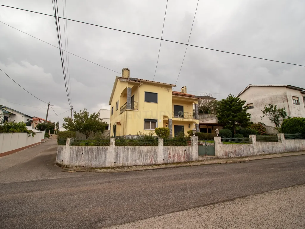 Moradia T3 - Venda do Pinheiro - Mafra - Image 3