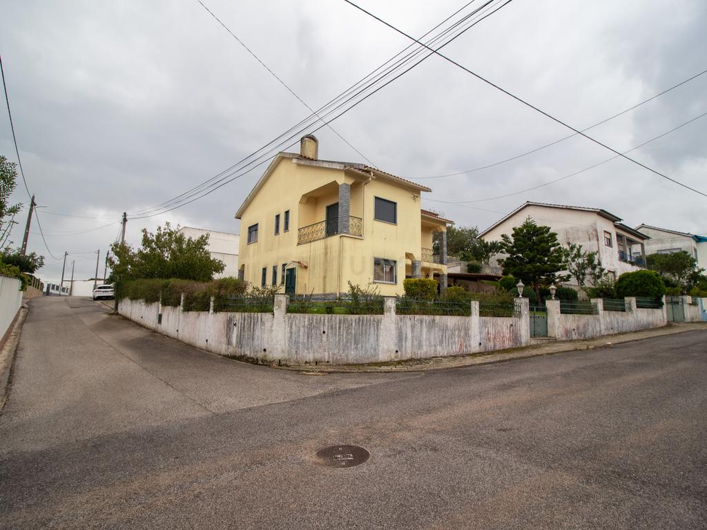 Moradia T3 - Venda do Pinheiro - Mafra - Image 33