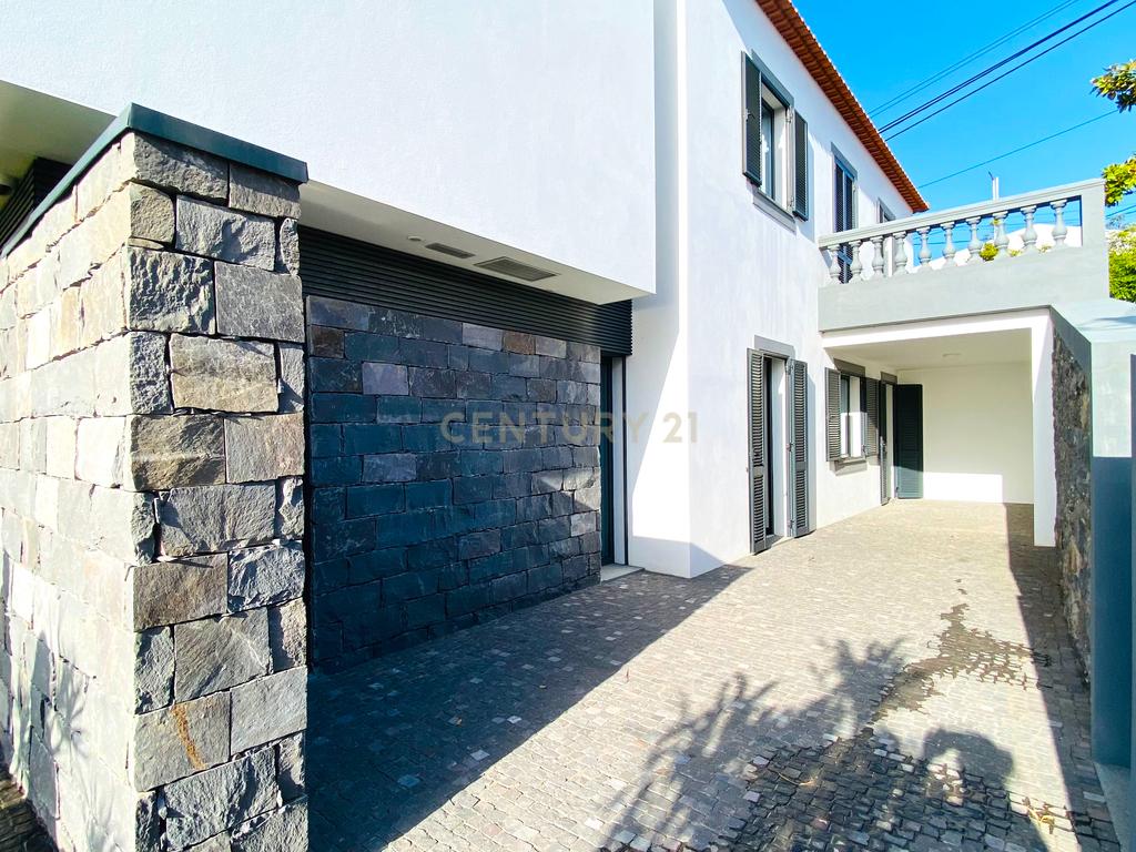 Fantástica Moradia T3 Contemporânea + Anexo T1- Térrea - Arco da Calheta - Image 25
