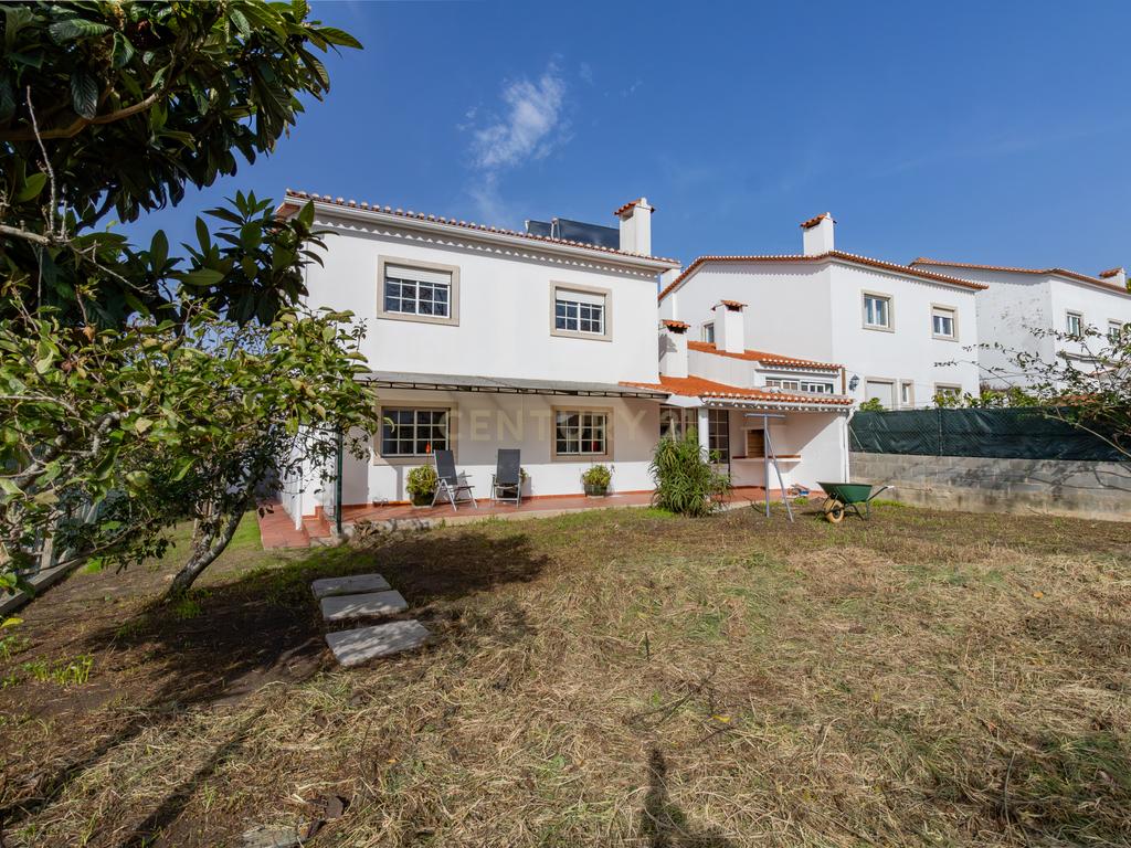 Moradia T5 situada no Aldeamento Bela Vista, Lameira -Alcobaça - Image 11