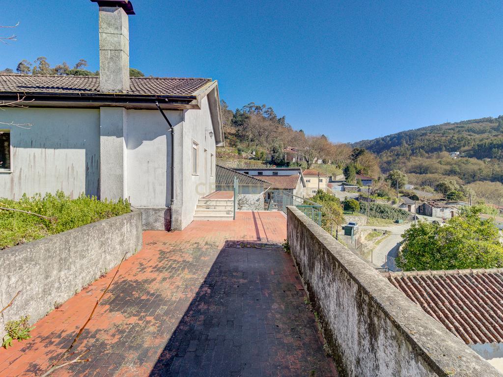 Moradia 6 assoalhadas, 195m2 área construção, 672m2 terreno, com anexo T1 - Image 32