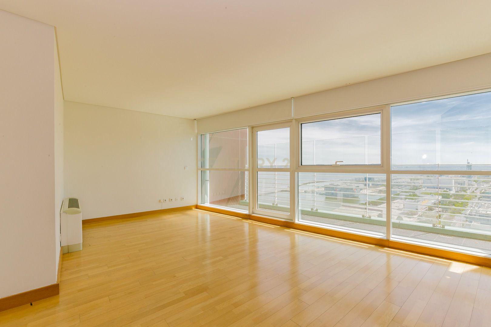 T3 Duplex LUXO Torre São Rafael - 21º andar VISTA RIO - Image 2