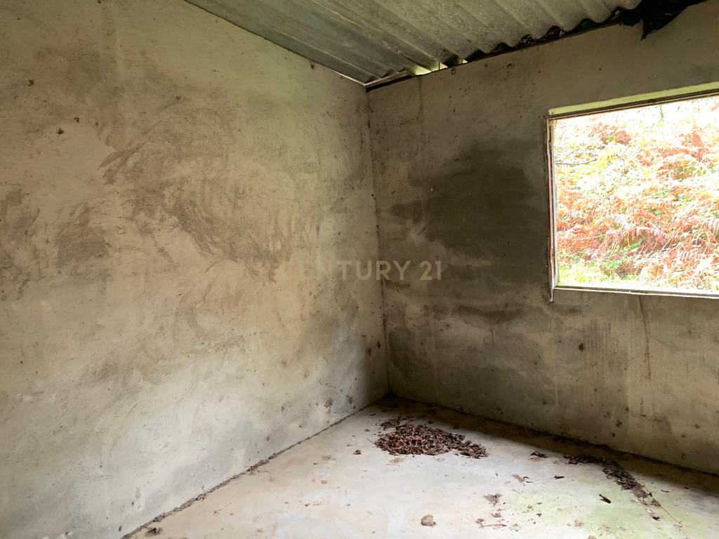 Casa no Gerês para restauro com Terreno e vistas magnificas sobre a montanha - Image 13
