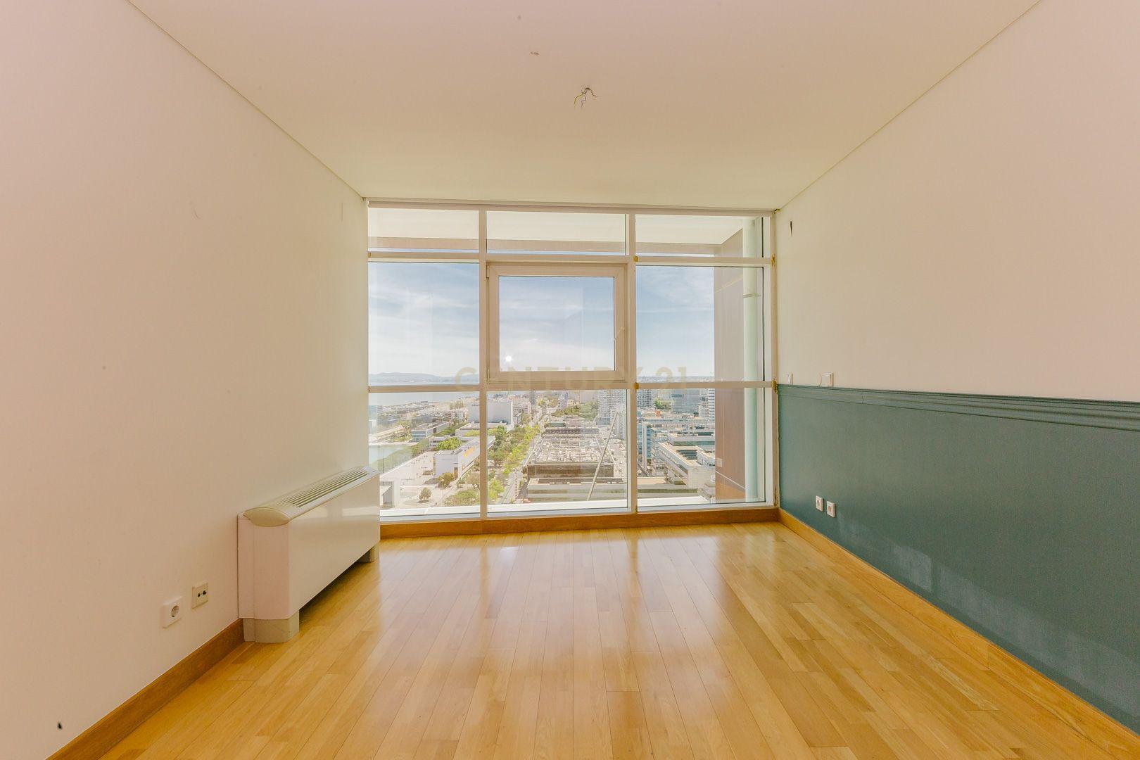 T3 Duplex LUXO Torre São Rafael - 21º andar VISTA RIO - Image 3