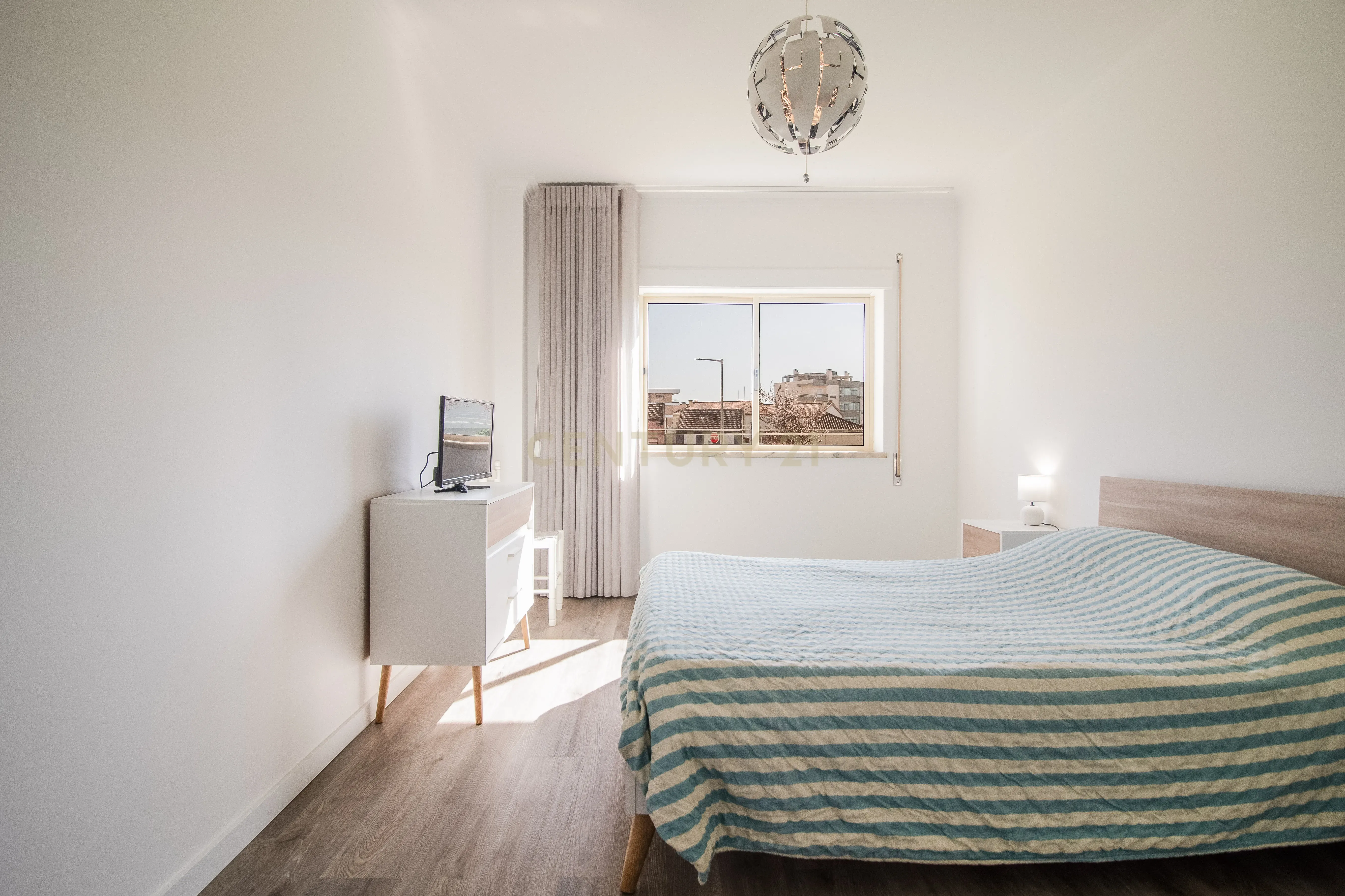 Apartamento T2 em RC elevado, a 500 metros da Praia Buarcos - Figueira da Foz - Image 7