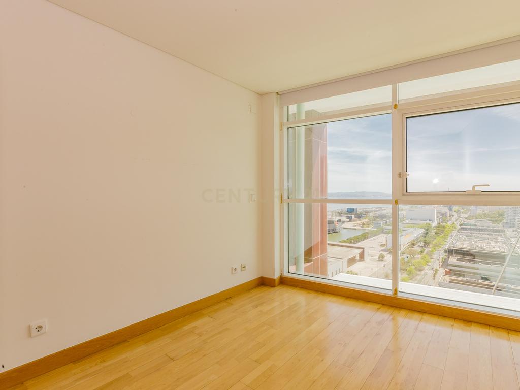 T3 Duplex LUXO Torre São Rafael - 21º andar VISTA RIO - Image 31