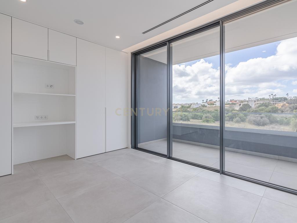 Luxuosa moradia T4 e vista mar, Porto de Mós, Lagos, Portugal - Image 31