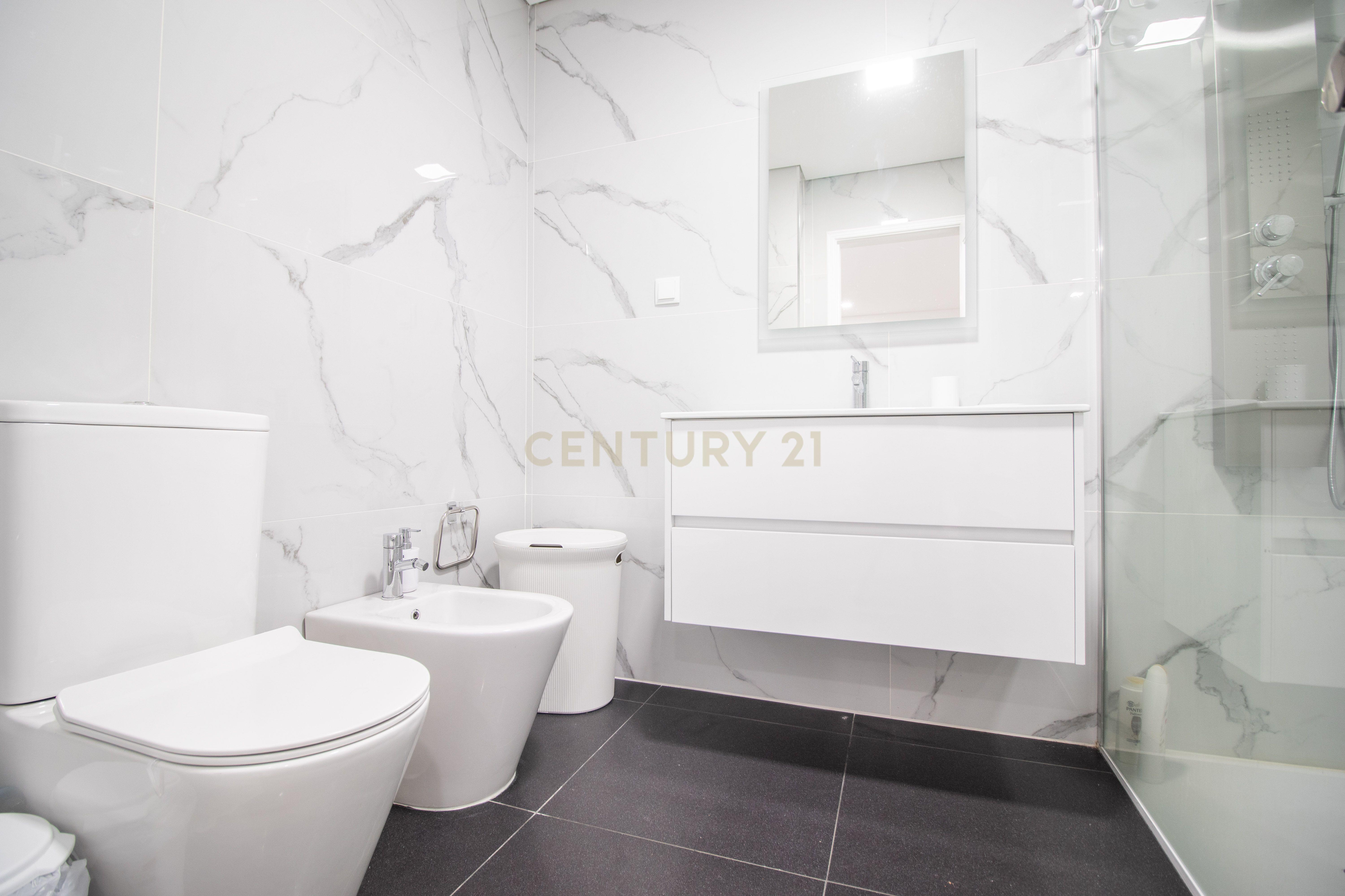 Apartamento T2 em RC elevado, a 500 metros da Praia Buarcos - Figueira da Foz - Image 11