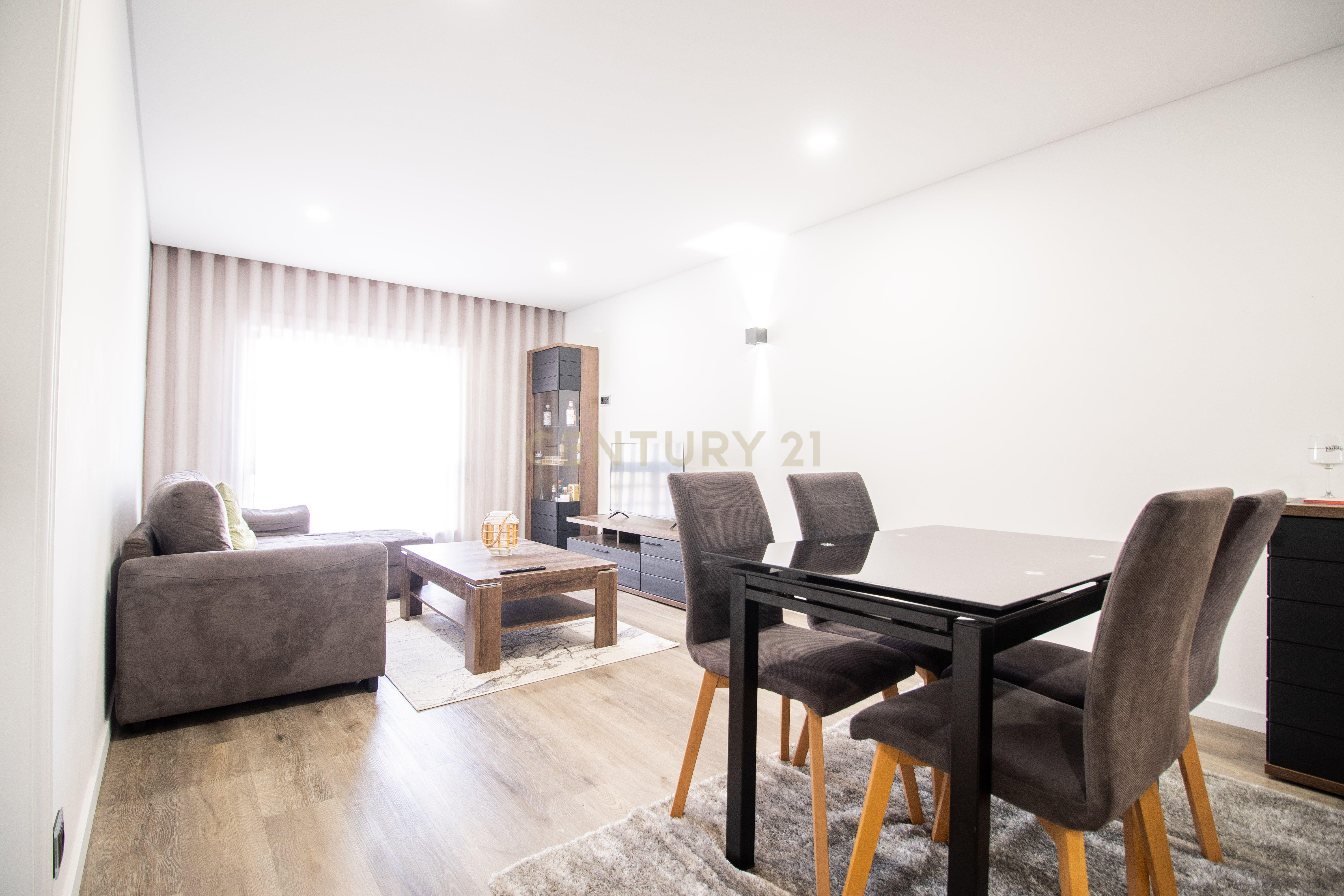 Apartamento T2 em RC elevado, a 500 metros da Praia Buarcos - Figueira da Foz - Image 1