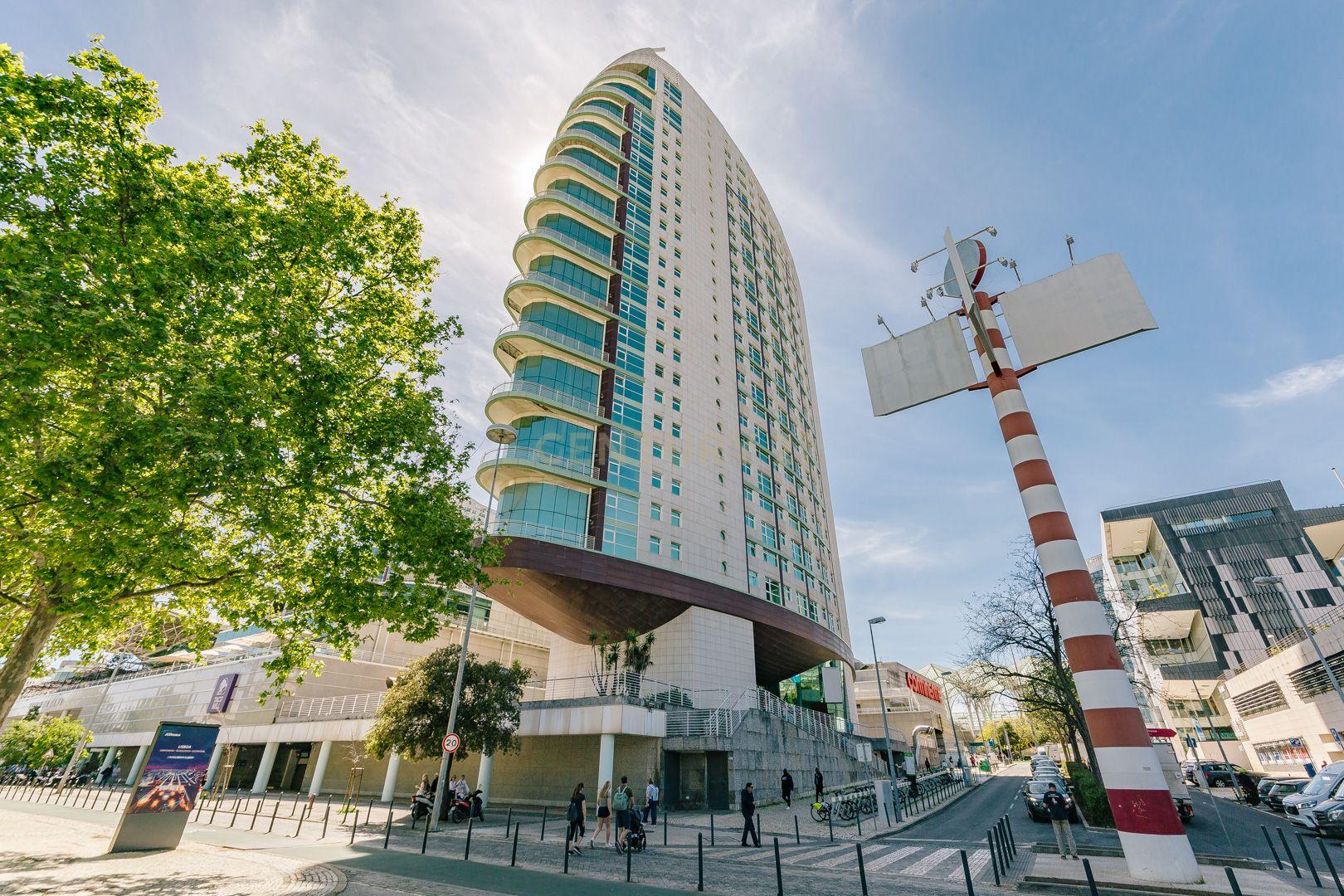 T3 Duplex LUXO Torre São Rafael - 21º andar VISTA RIO - Image 1