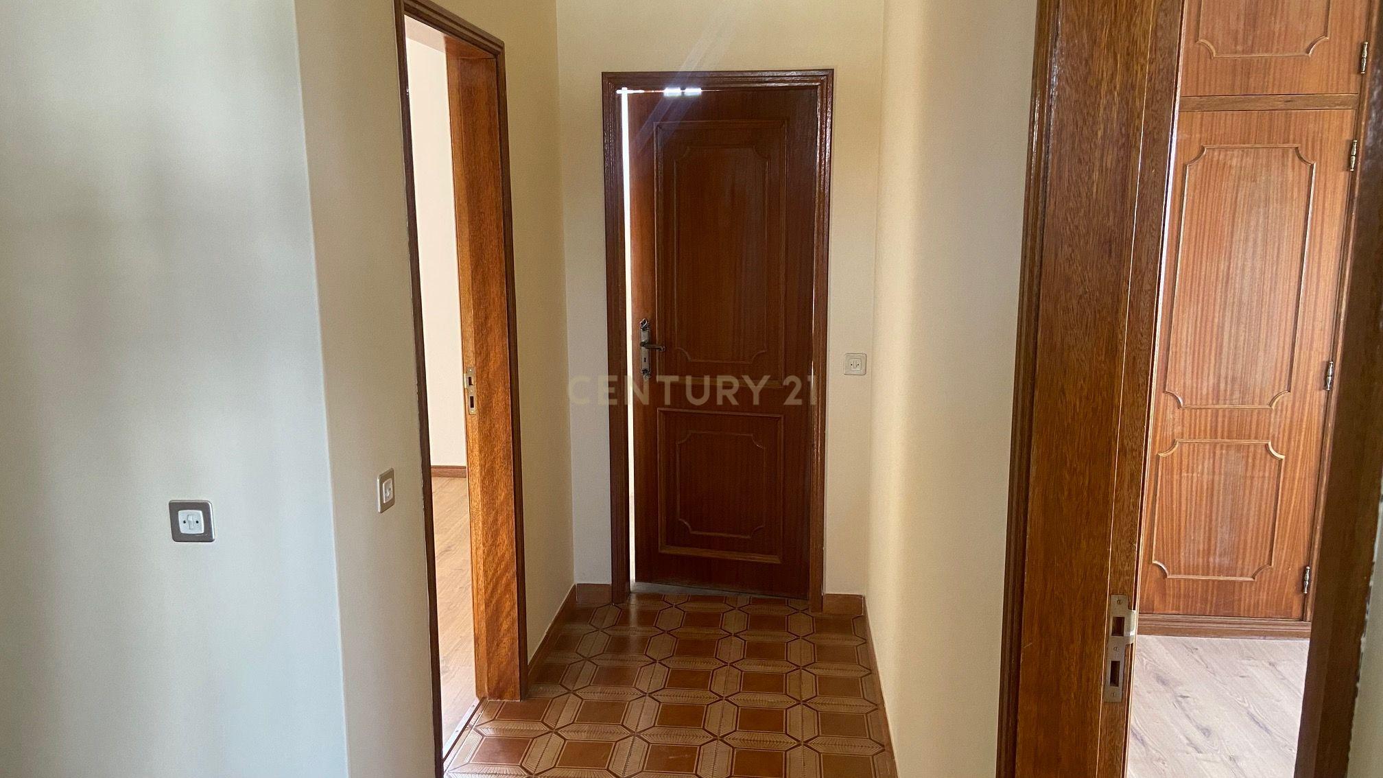 Moradia localizada em zona central da vila de Alcains - Castelo Branco - Image 23