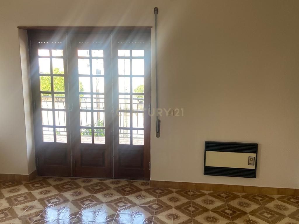 Moradia localizada em zona central da vila de Alcains - Castelo Branco - Image 26