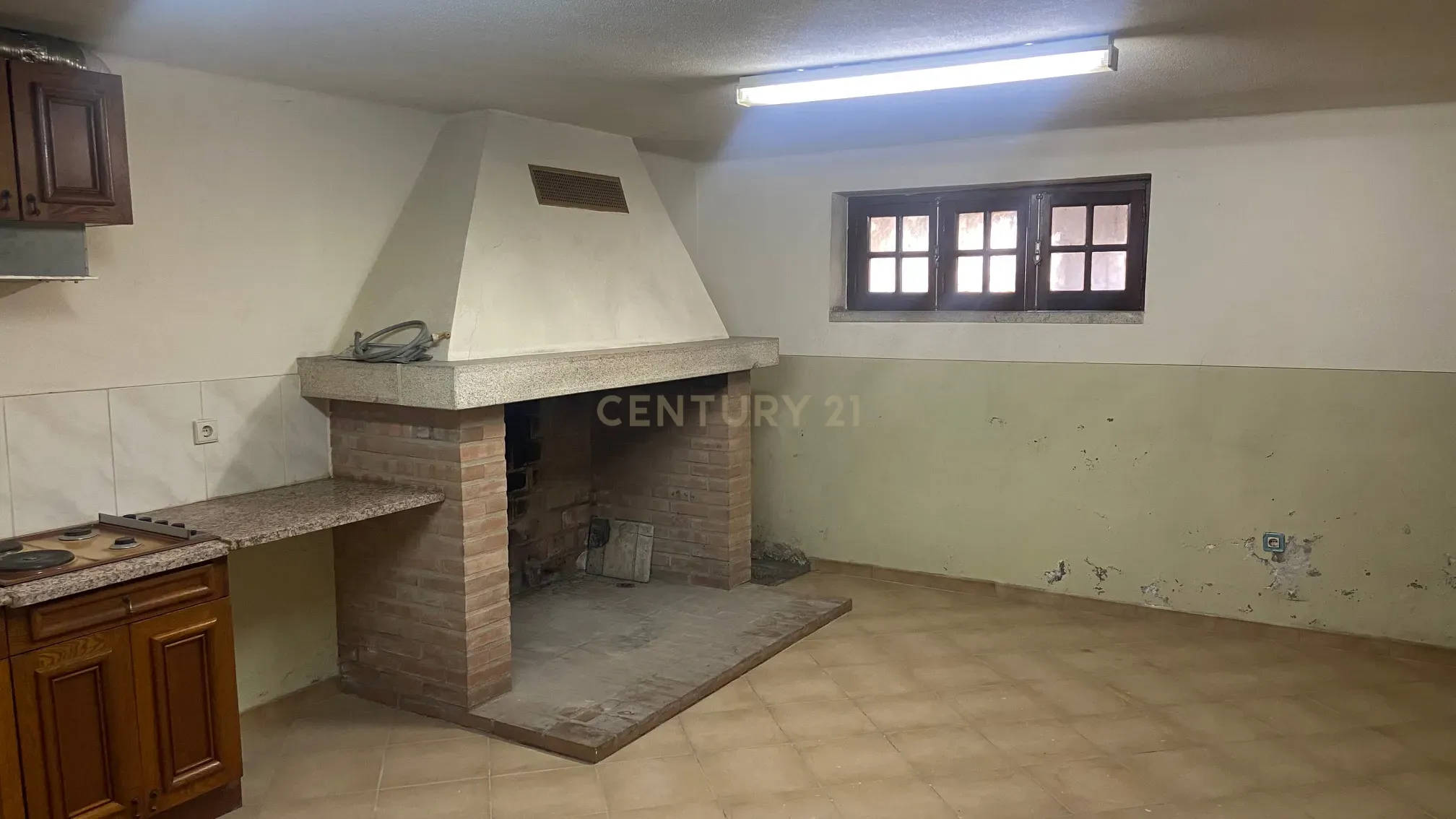 Moradia localizada em zona central da vila de Alcains - Castelo Branco - Image 40