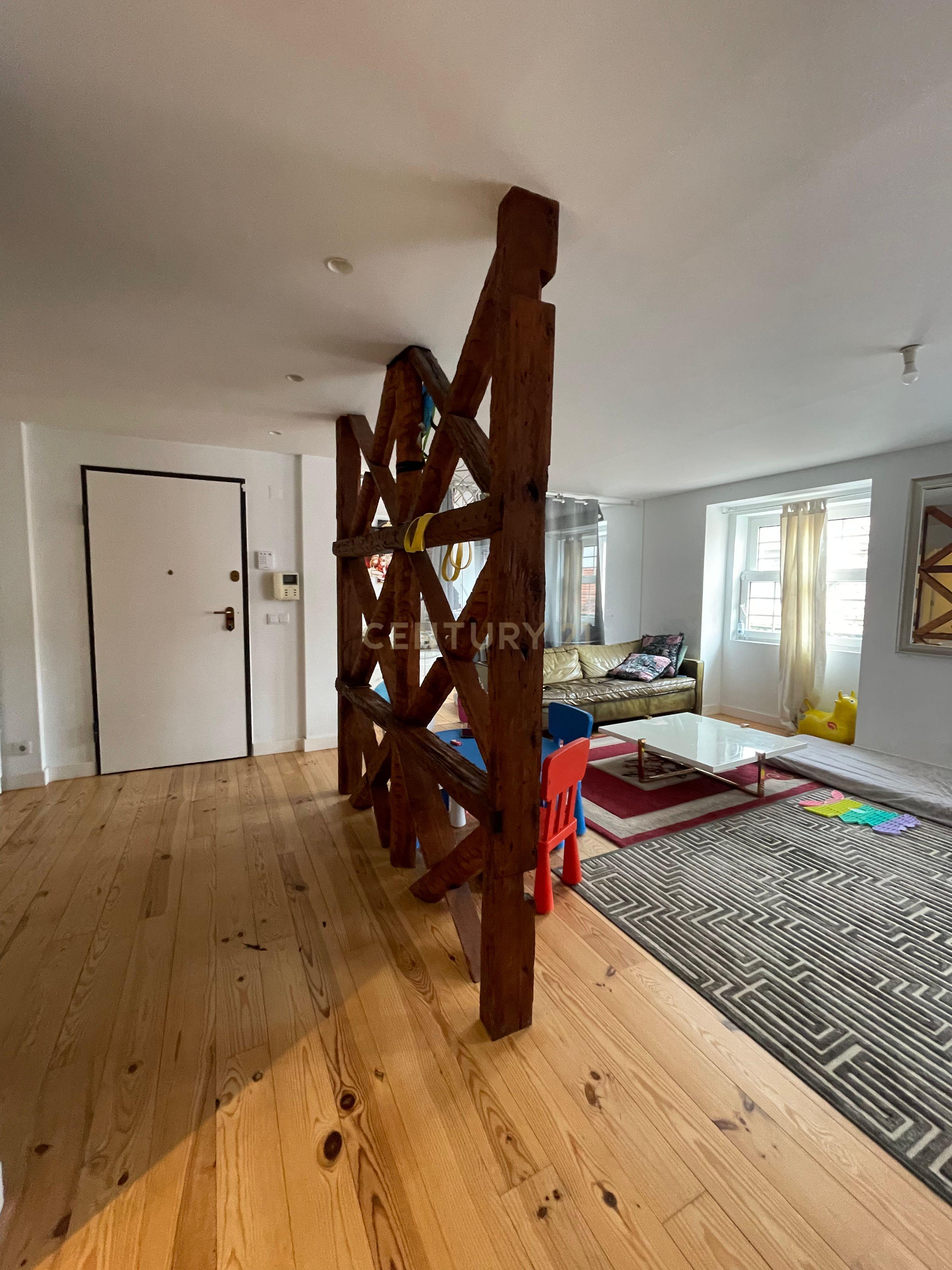 Apartamento T3 para venda na Baixa de Lisboa - Image 2