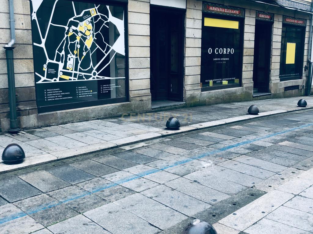 Prédio na zona histórica de Viseu - Image 2