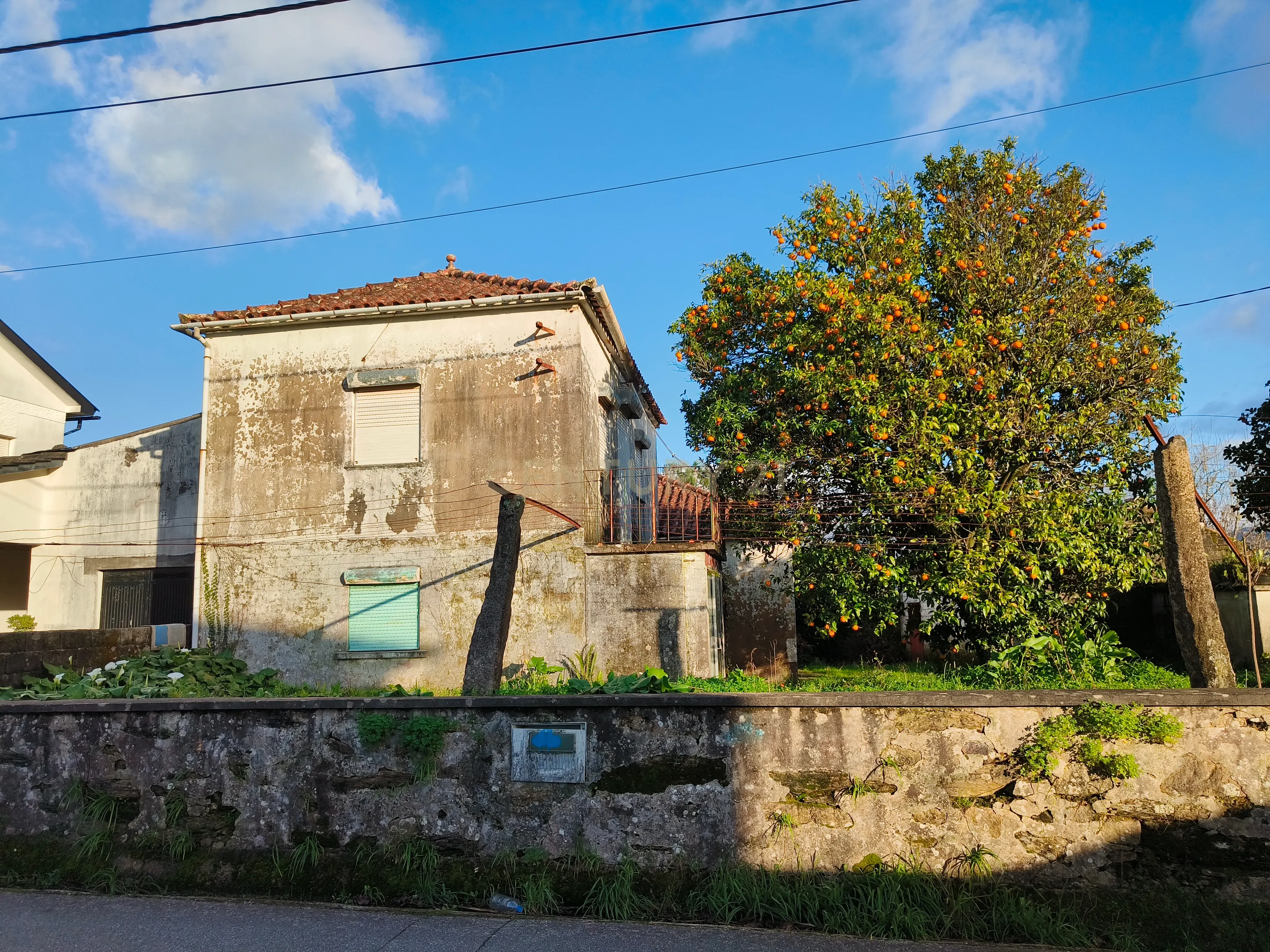 Moradia para restauro em Lanheses, Viana do castelo - Image 1