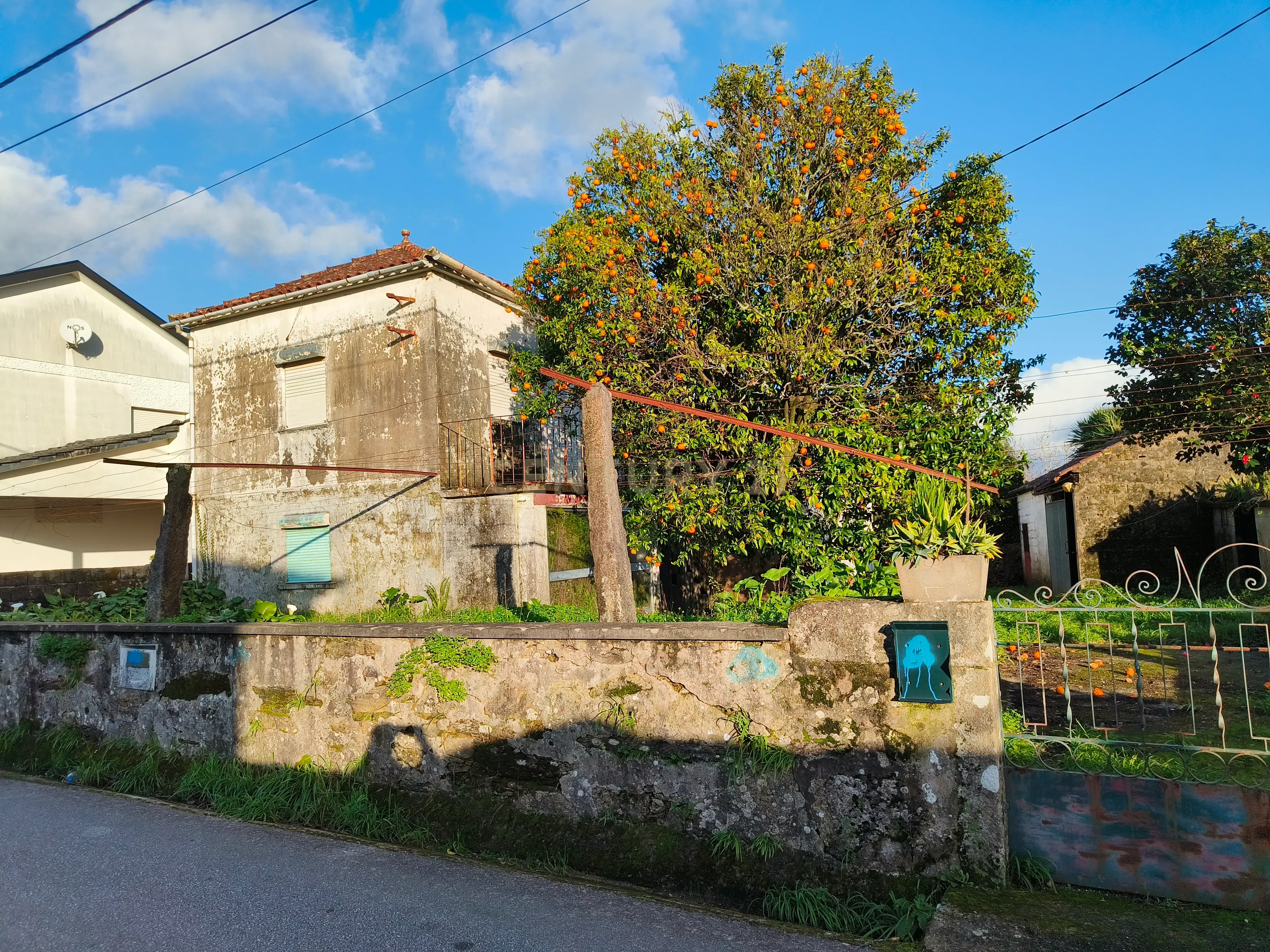 Moradia para restauro em Lanheses, Viana do castelo - Image 2