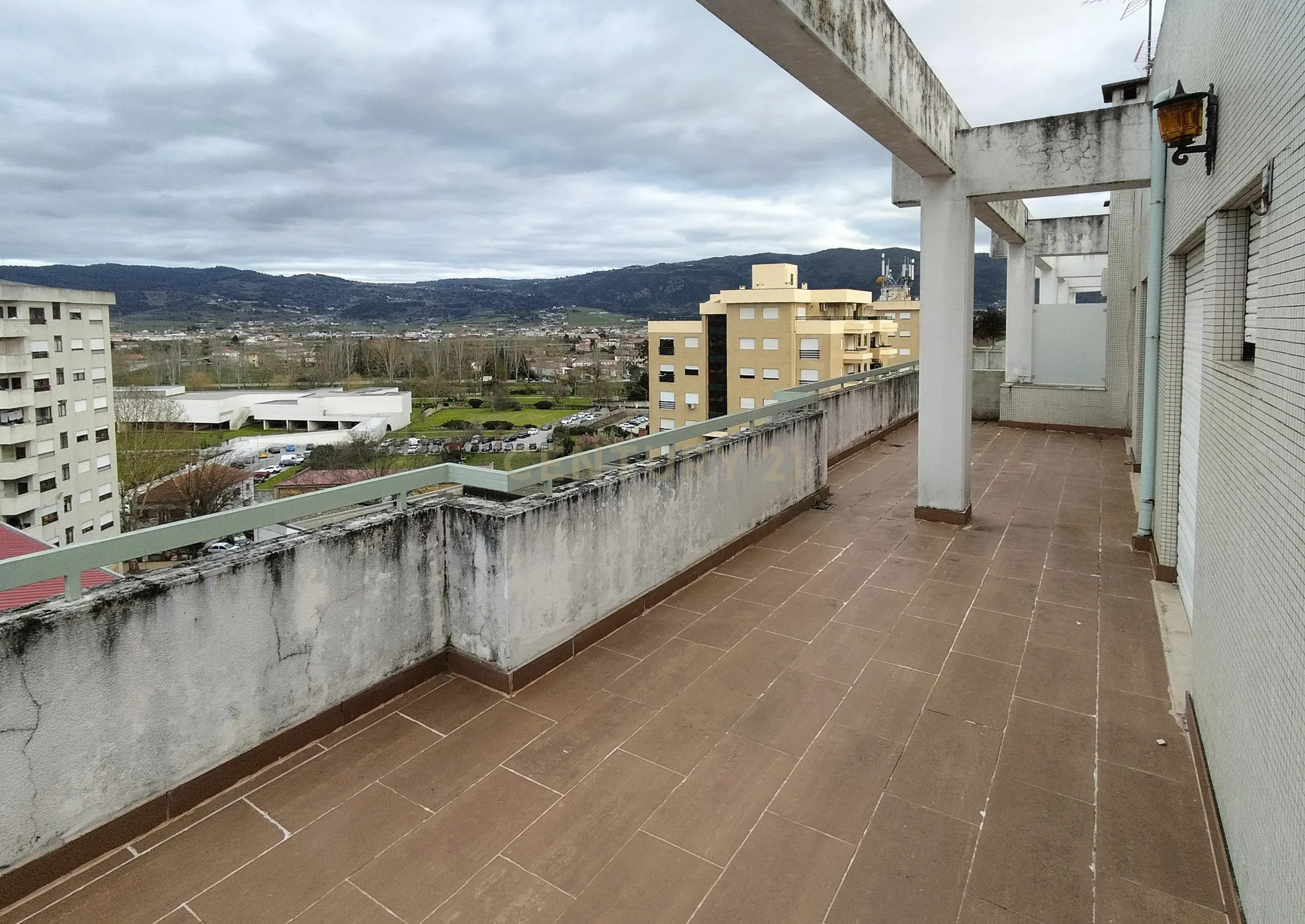 Apartamento de cobertura no centro da cidade - Image 3