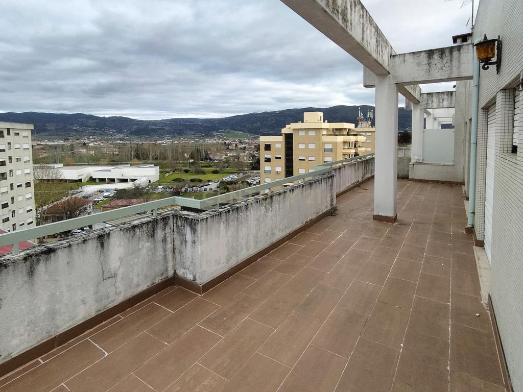 Apartamento de cobertura no centro da cidade - Image 3
