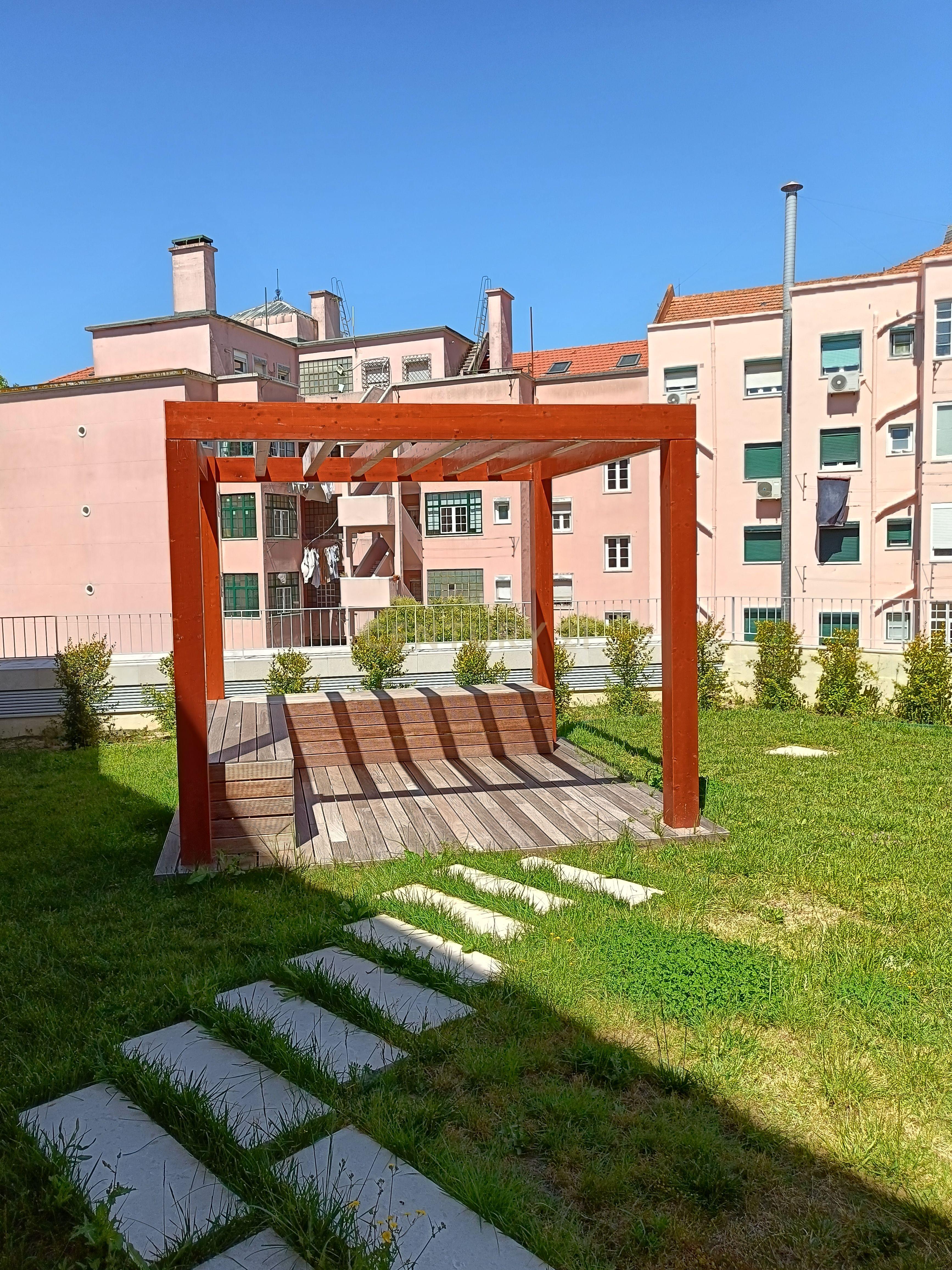 Apartamento Duplex T2, Novo, já concluído e com Licença de Utilização, à Venda em Zona Nobre e Recatada do Areeiro na Av. Madrid - Image 8