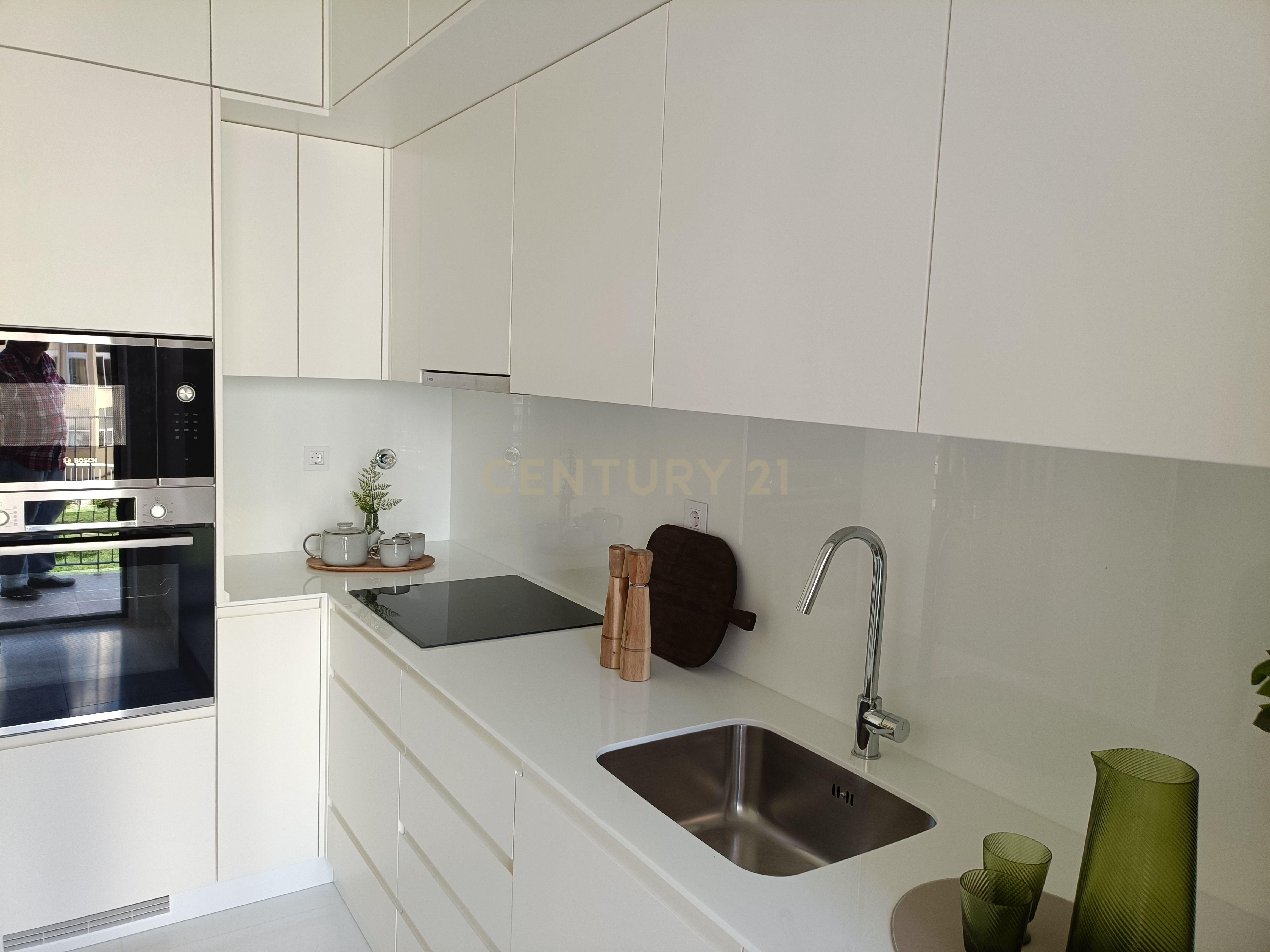 Apartamento Duplex T2, Novo, já concluído e com Licença de Utilização, à Venda em Zona Nobre e Recatada do Areeiro na Av. Madrid - Image 30