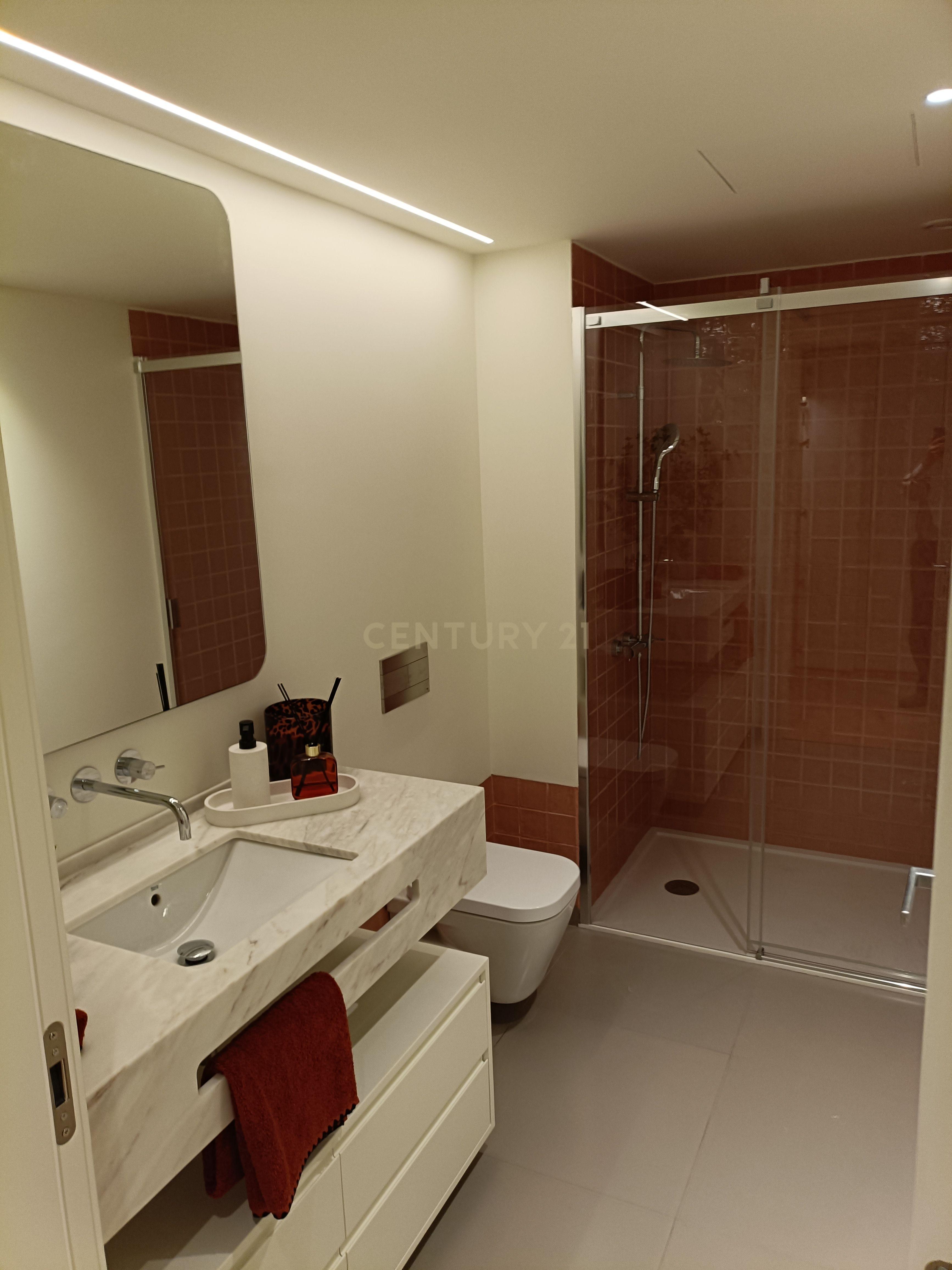 Apartamento Duplex T2, Novo, já concluído e com Licença de Utilização, à Venda em Zona Nobre e Recatada do Areeiro na Av. Madrid - Image 43