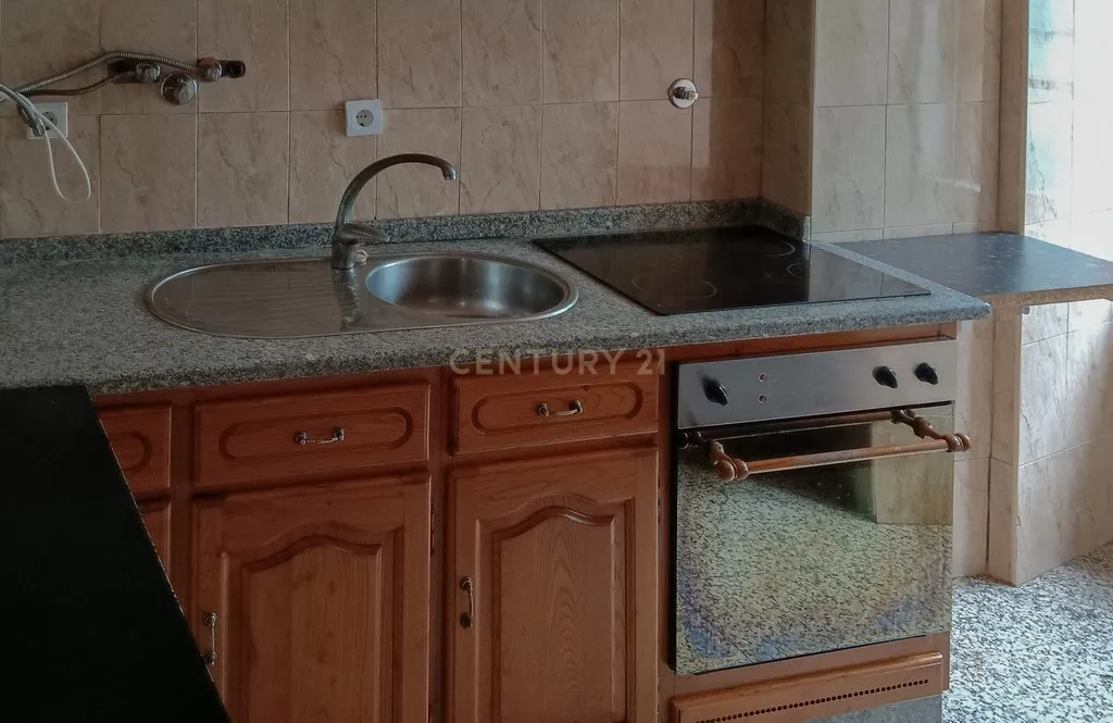 Prédio com apartamento e baixo comercial - Image 6