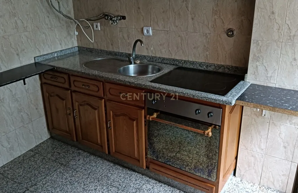 Prédio com apartamento e baixo comercial - Image 11