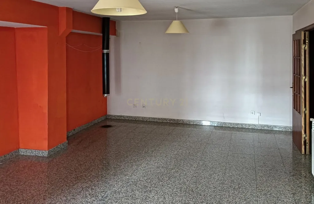 Prédio com apartamento e baixo comercial - Image 31