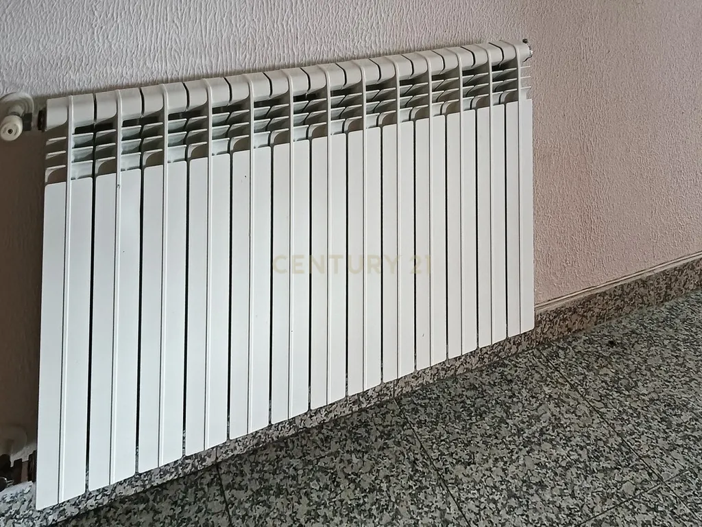 Prédio com apartamento e baixo comercial - Image 14