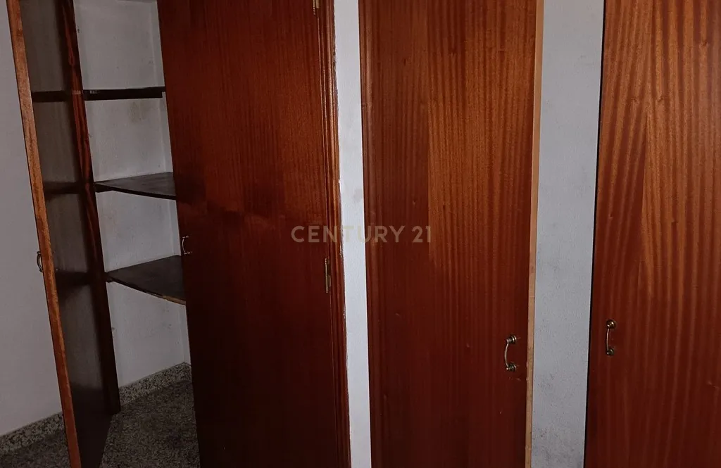 Prédio com apartamento e baixo comercial - Image 16