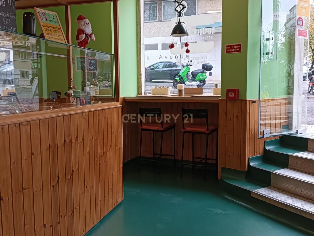 Trespasse Espaço Comercial Restaurante Hamburgueria, no Centro de Lisboa - Image 1