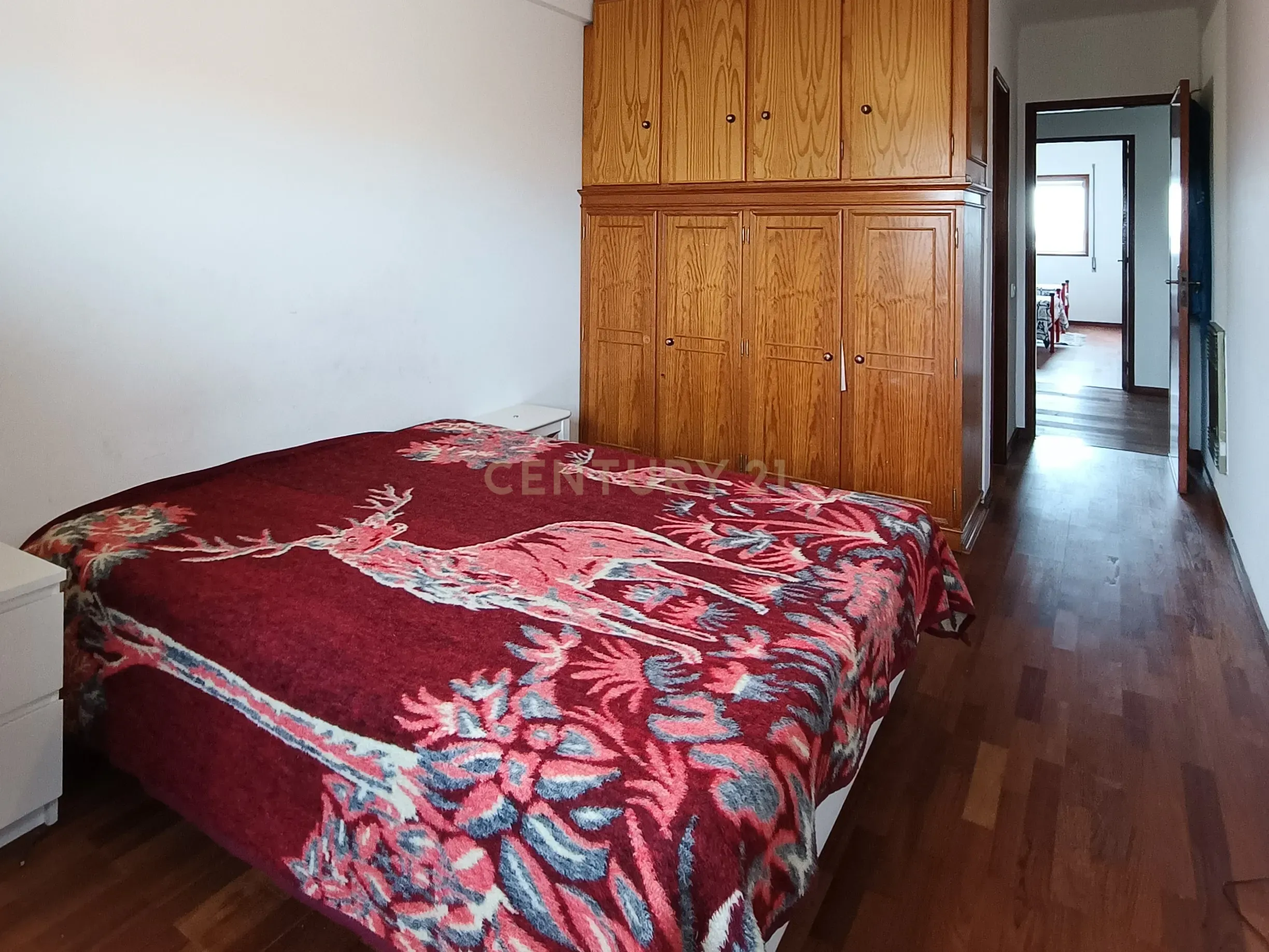 Apartamento T2, com Suíte, no Centro de Oliveira do Bairro - Image 7