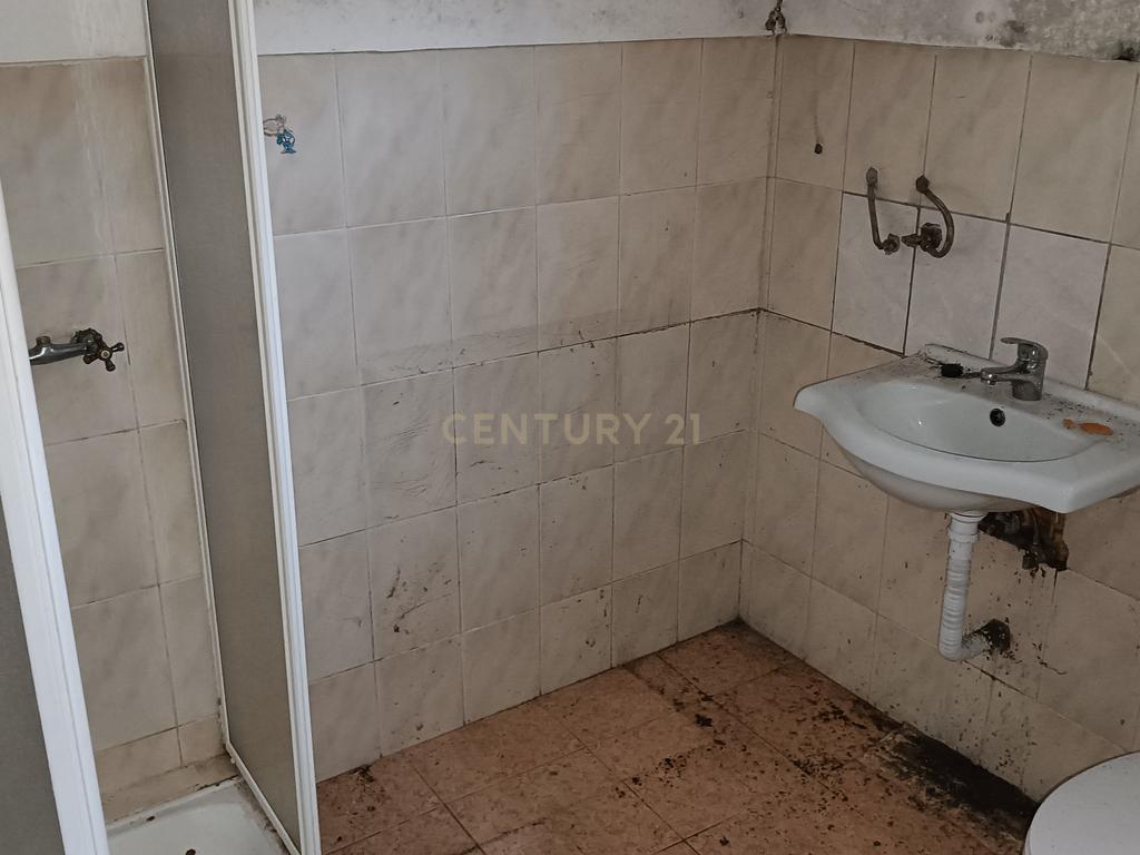 Casa Isolada para Recuperação em Vila Real - 35.000€ - Image 12