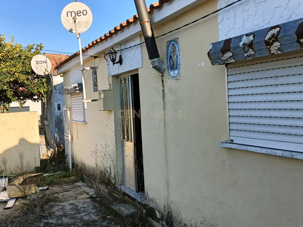 Casa Isolada para Recuperação em Vila Real - 35.000€ - Image 2