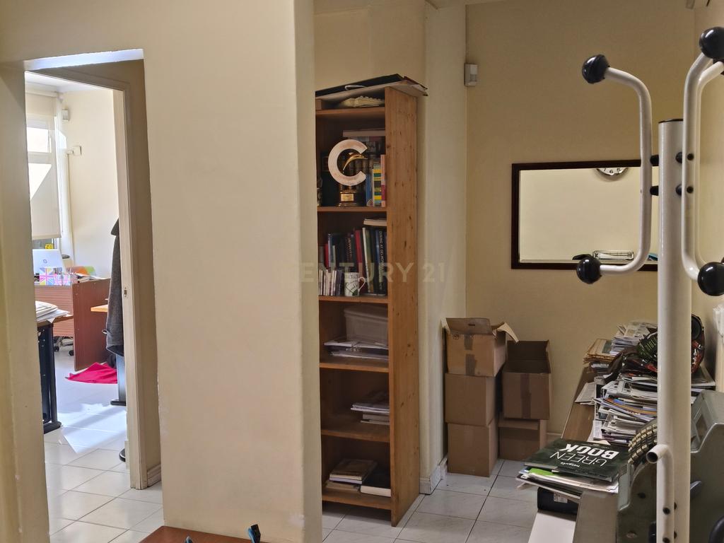 Escritorio com 75 m2 na Av Infante Santo - Image 10