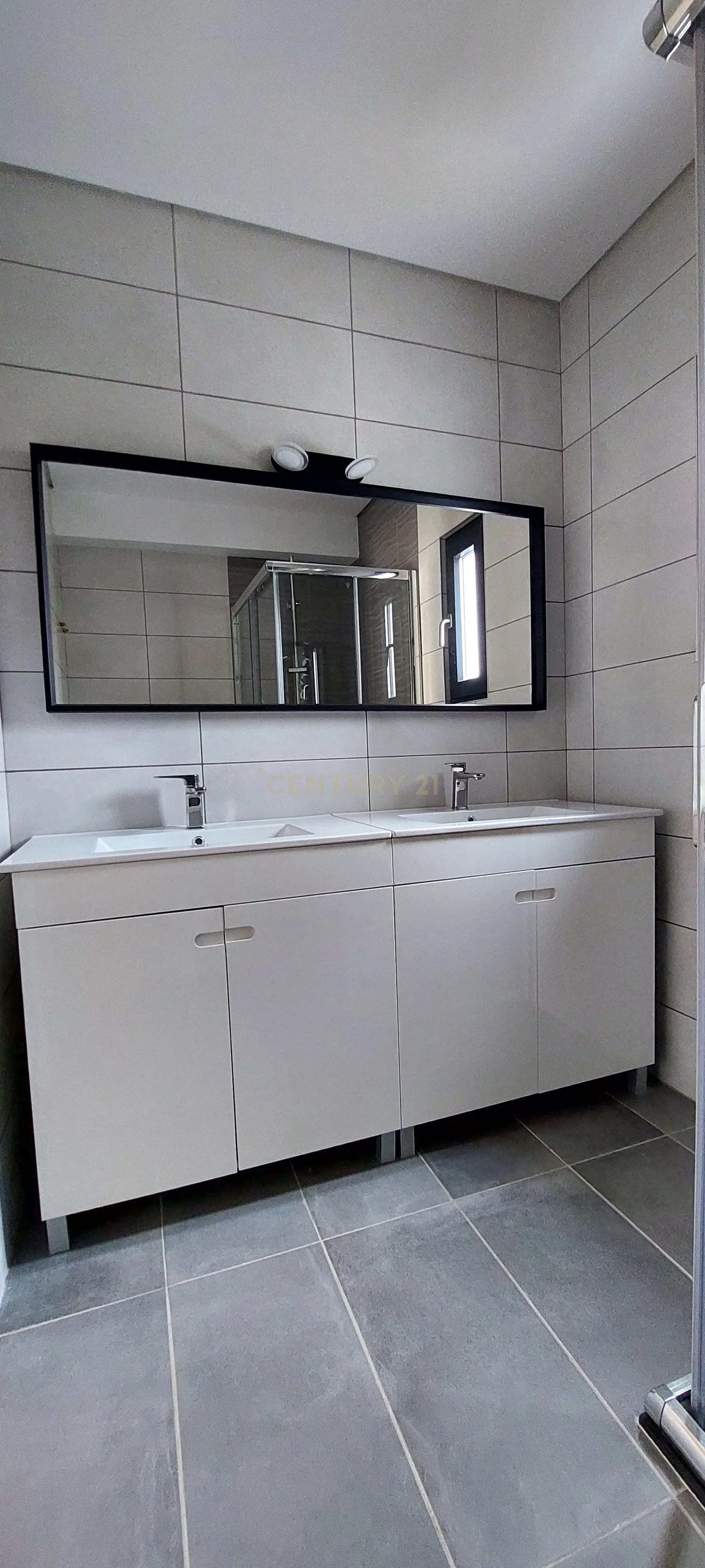 Moradia T3 - Excelente oportunidade de investimento, perto do centro de Cascais! - Image 11