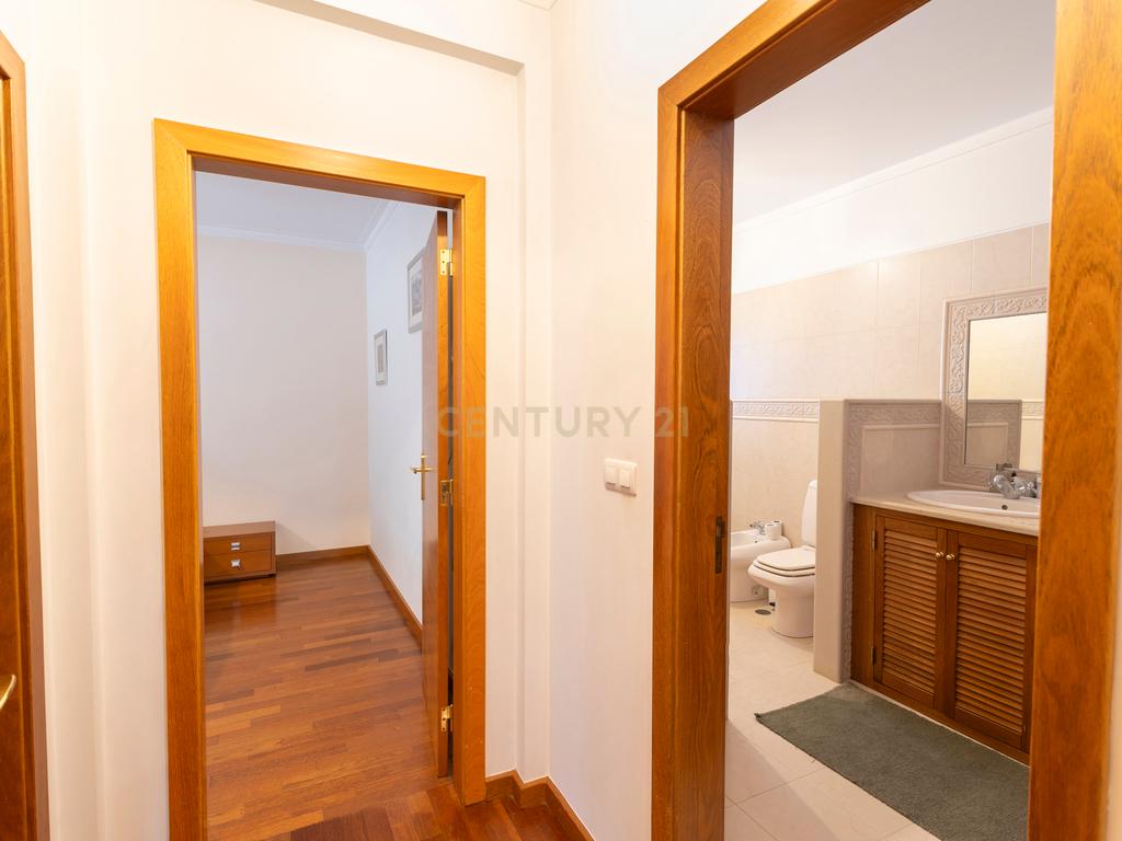 Moradia T4, com piscina, inserida num terreno de 8040m2 - Tomar - Image 17