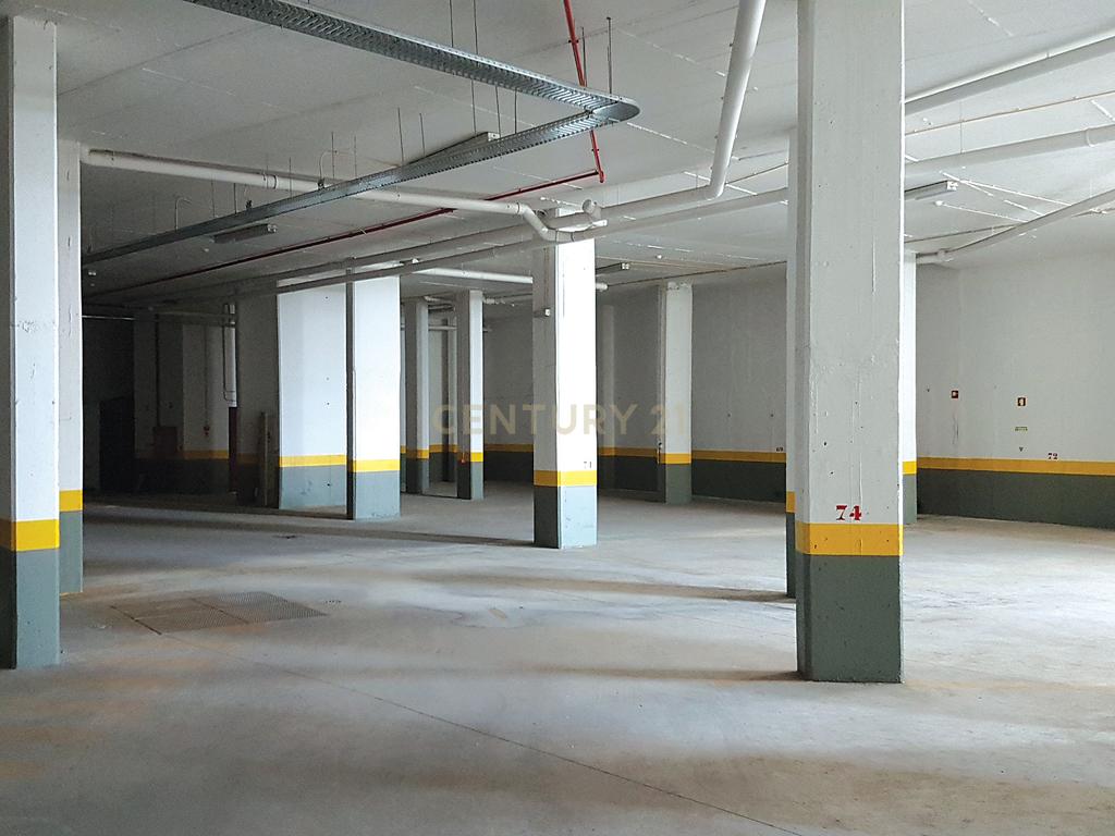 Estacionamento coberto e fechado em Casal São Brás, Amadora - Image 6