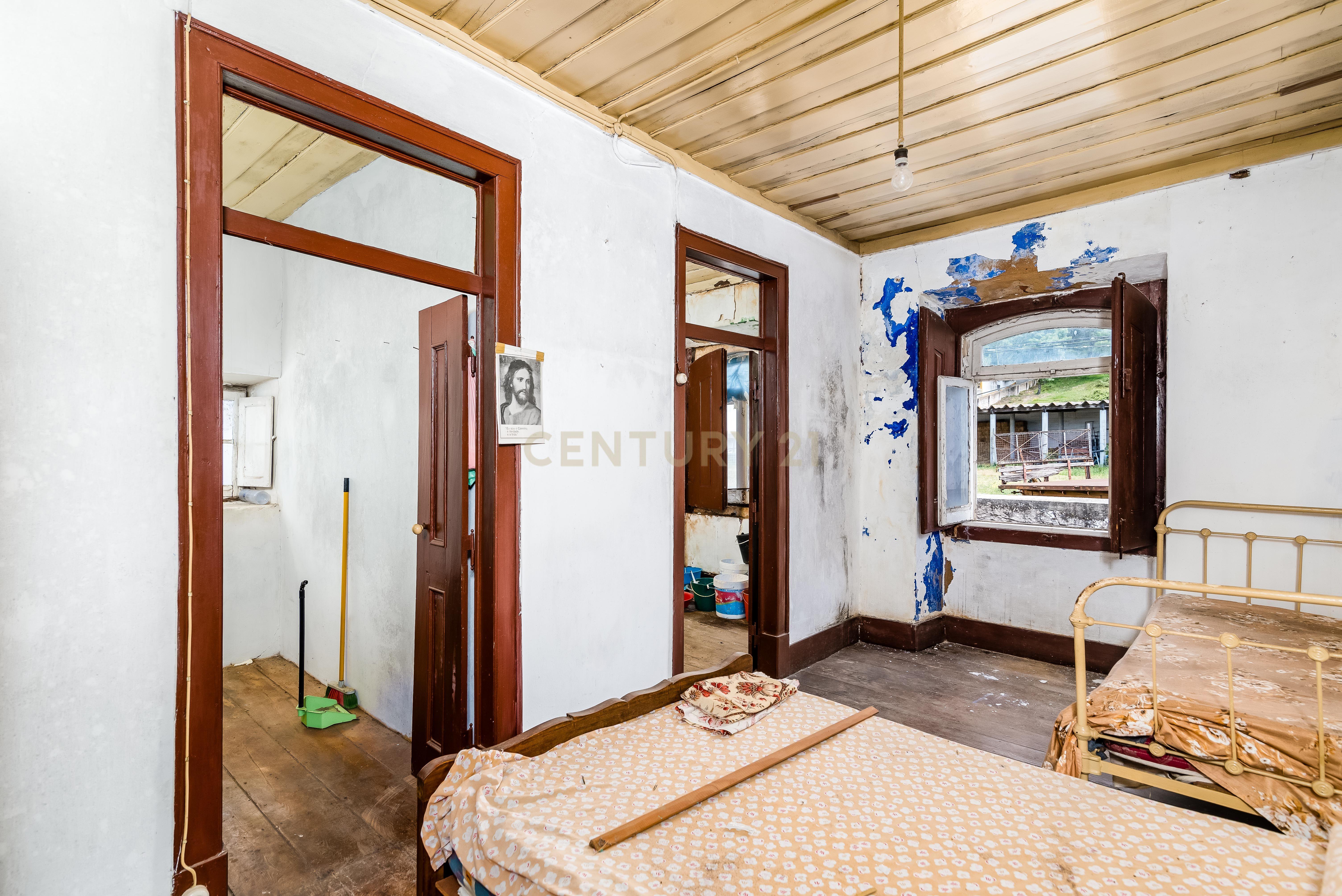 Moradia T4 em Chamusca - Image 10