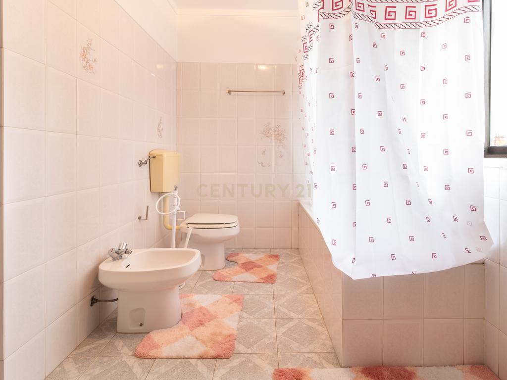 Apartamento T4 em Torres Novas - Image 12
