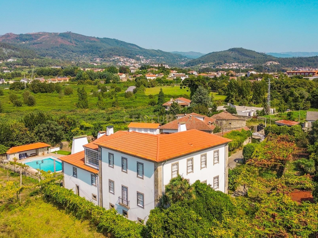 Casa Senhorial com 975 m2 em Amares, Braga - Image 3
