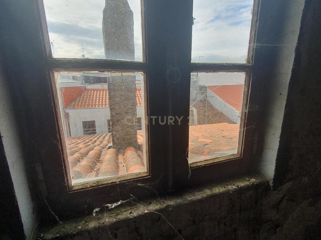 Oportunidade de Investimento na Guarda! Edificio 4 andares   - Image 32