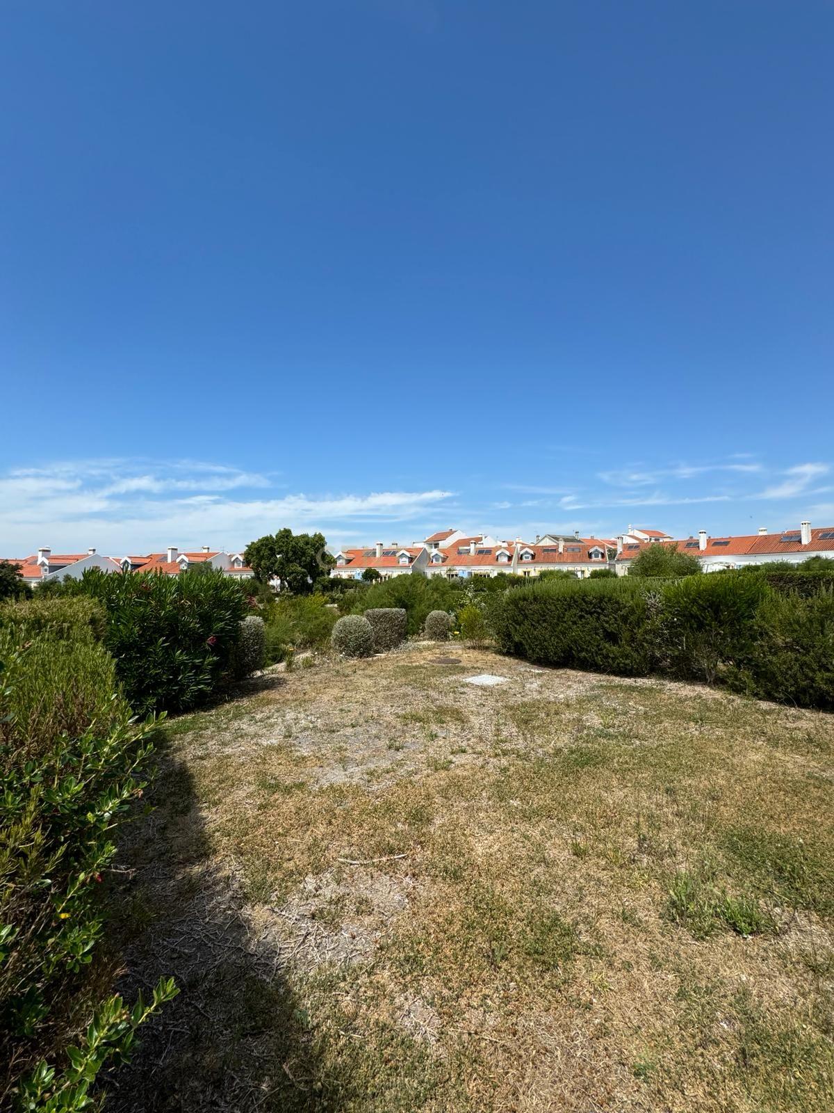 Encantadora moradia de 3 quartos situada no condomínio fechado Casas da Aldeia, em São Francisco da Serra - Image 43