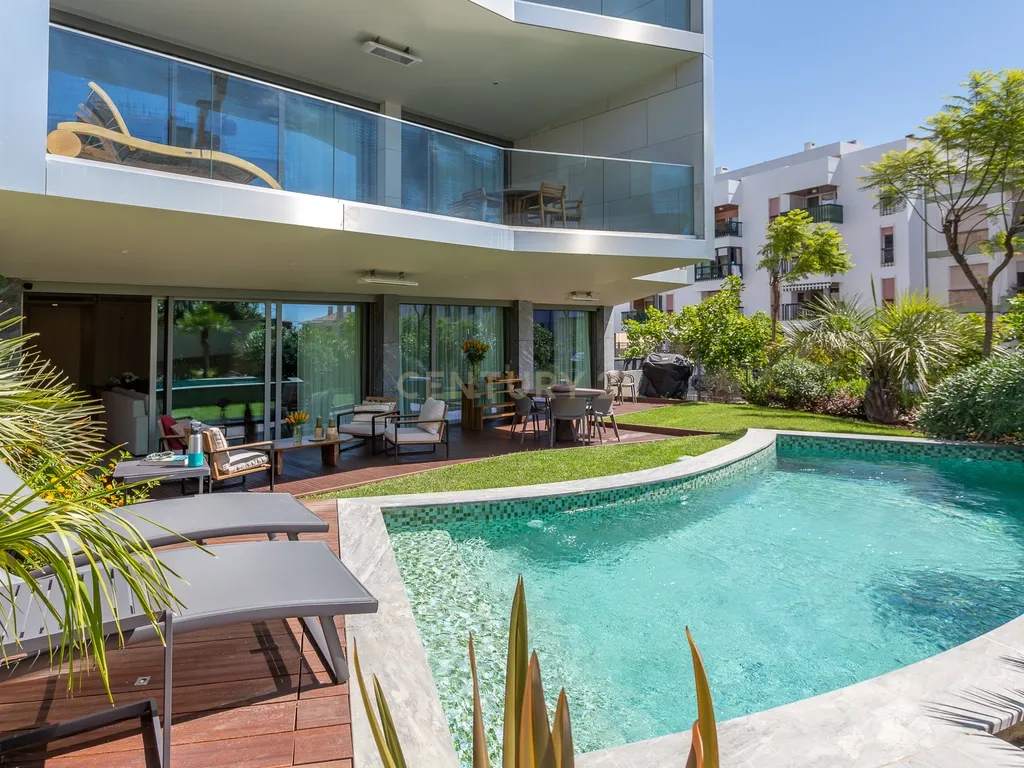 Apartamento T2 Centro Cascais com piscina e jardim privativos - Image 2