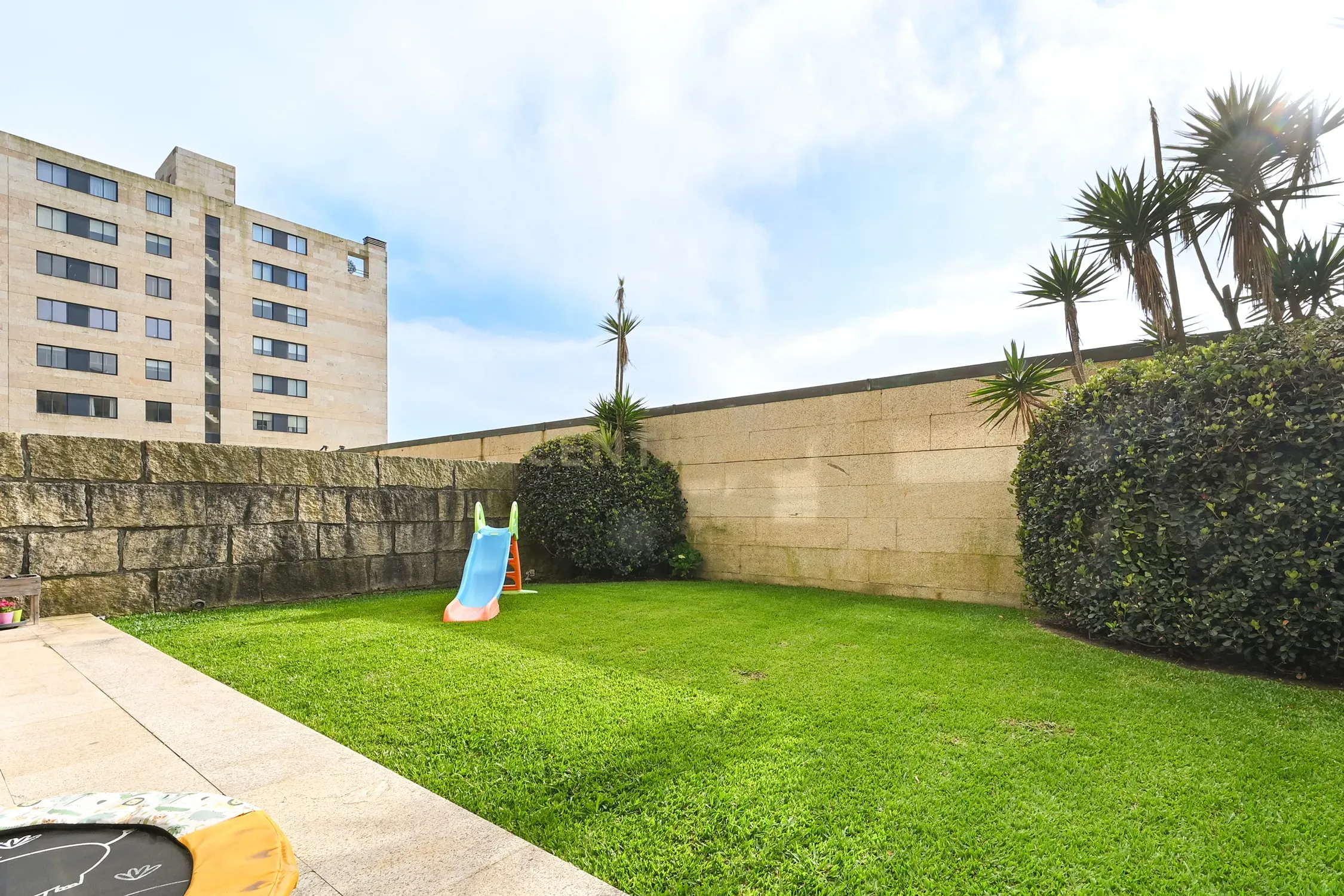Apartamento T3 com terraço e jardim no Paço da Boa Nova - Image 10