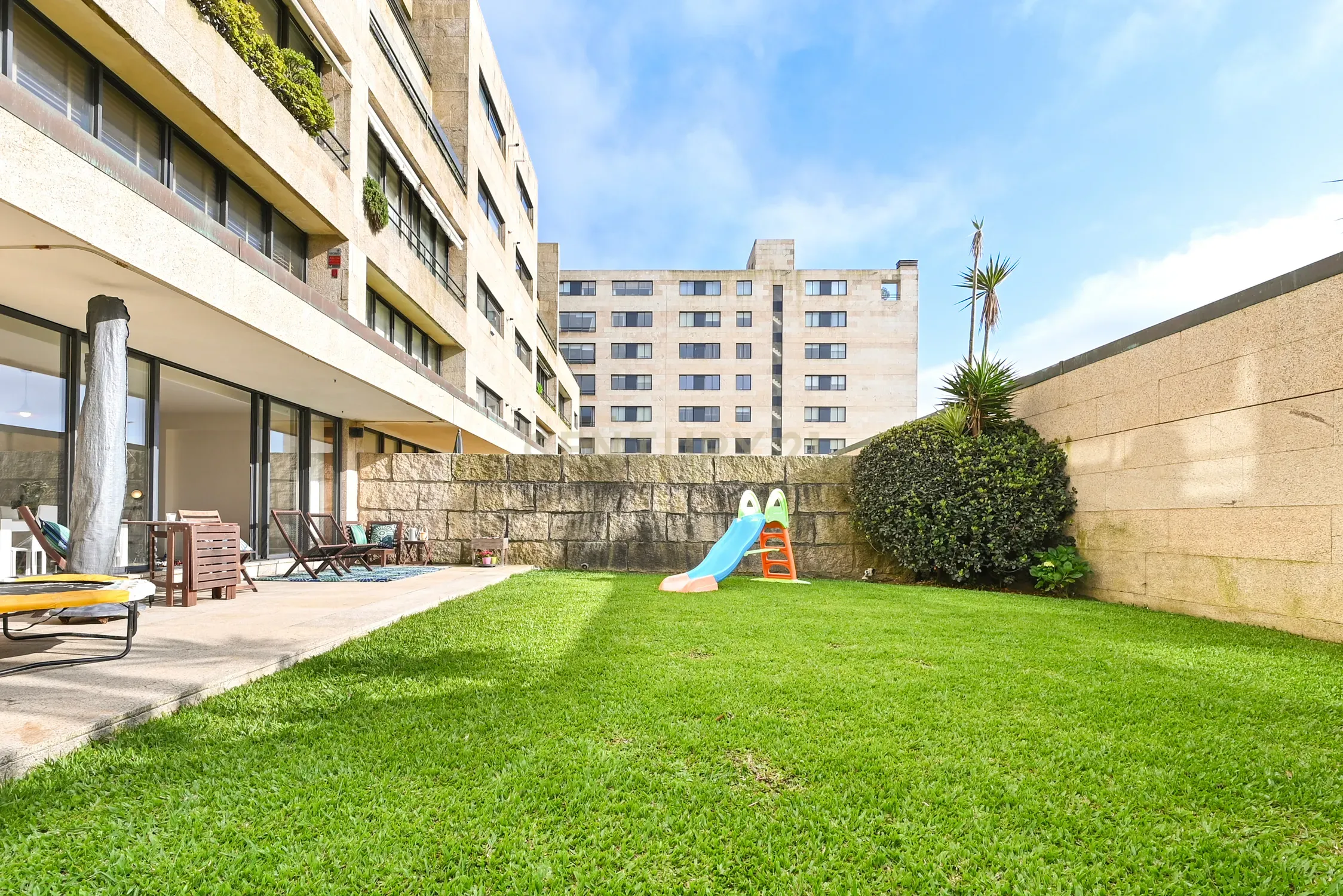 Apartamento T3 com terraço e jardim no Paço da Boa Nova - Image 12