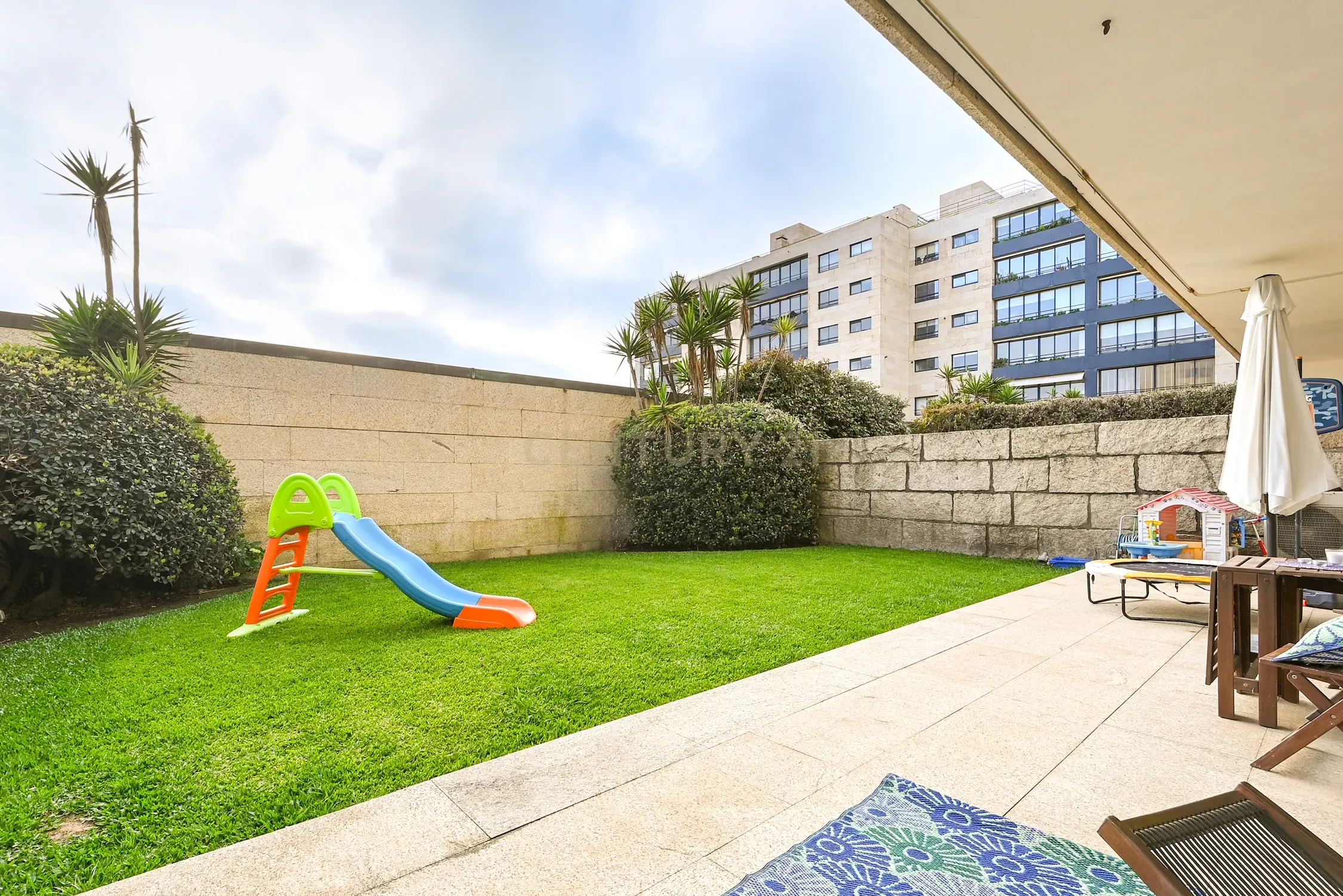 Apartamento T3 com terraço e jardim no Paço da Boa Nova - Image 17