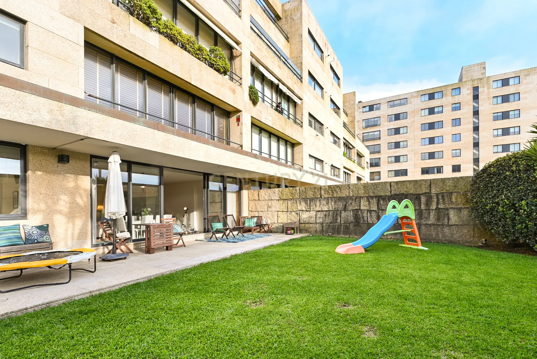 Apartamento T3 com terraço e jardim no Paço da Boa Nova - Image 14