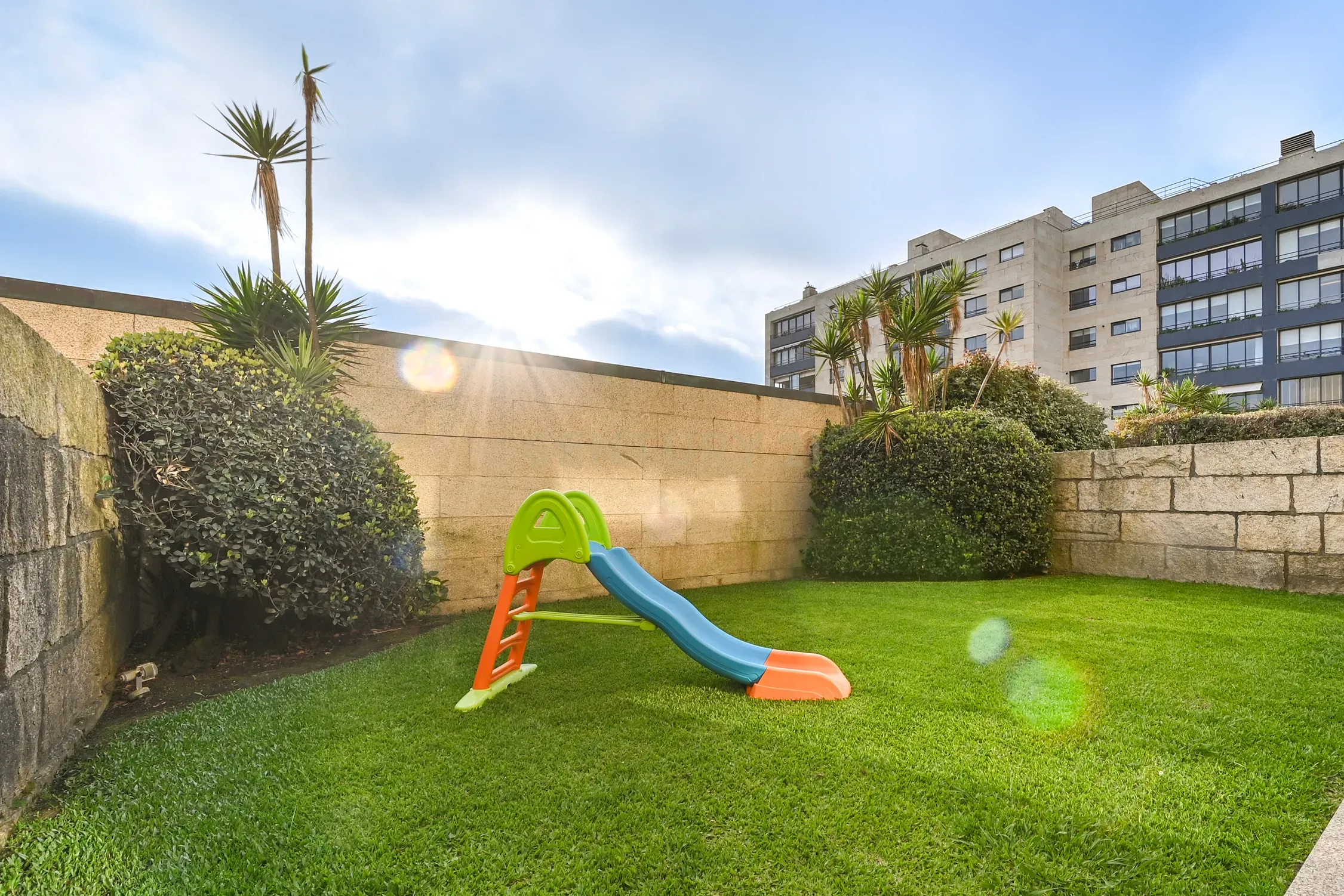 Apartamento T3 com terraço e jardim no Paço da Boa Nova - Image 16